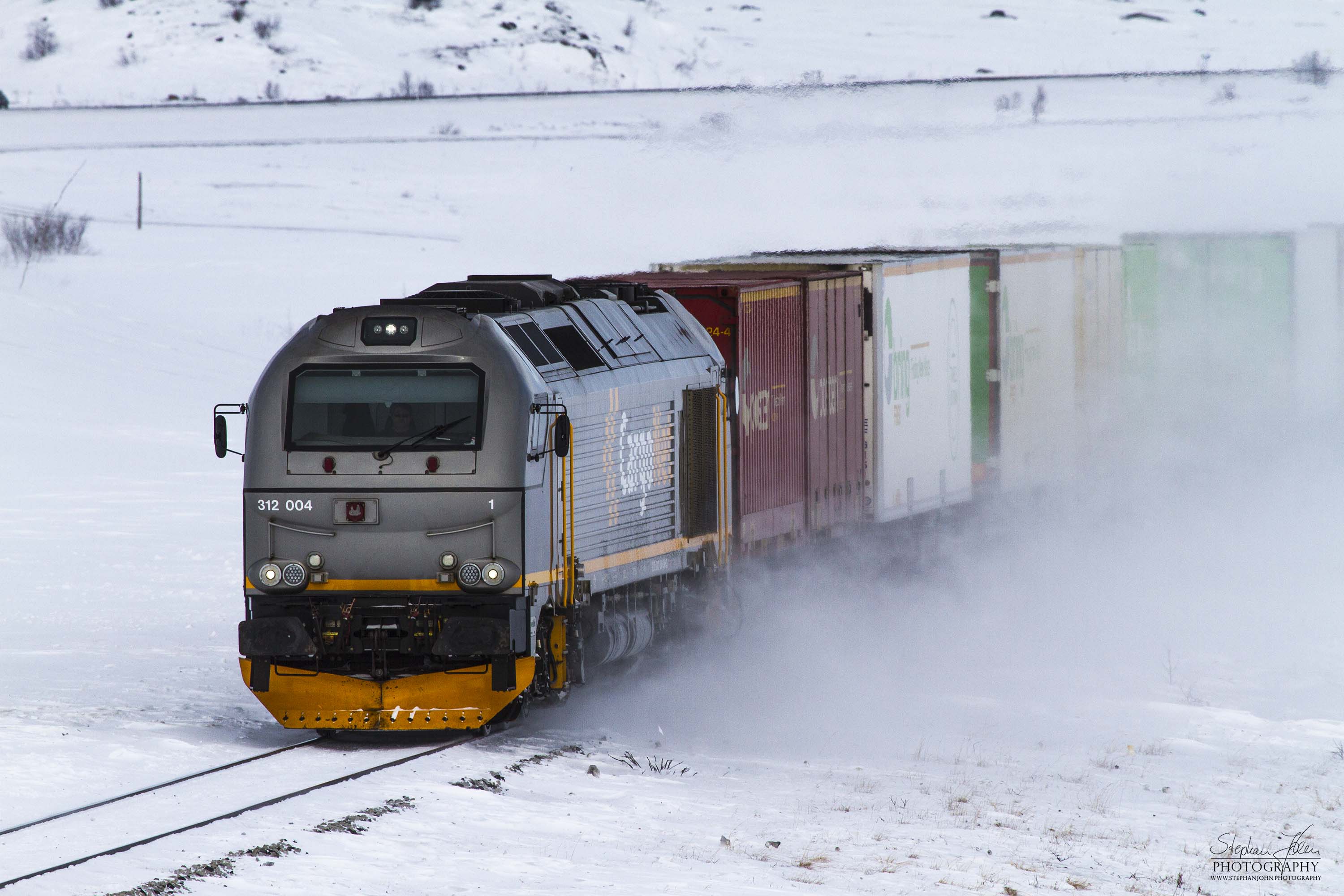 Güterzug 5790 von Bodø nach Mo I Rana am 20.03.2013 kurz vor dem Polarkreis