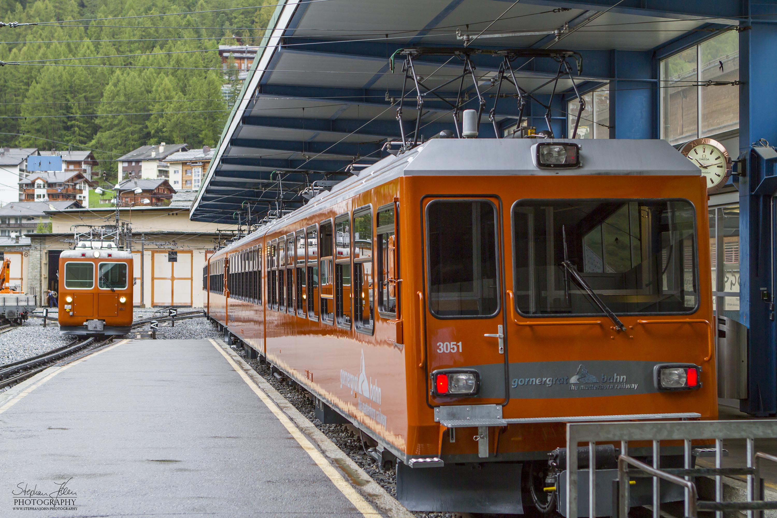 Gornergratbahn im Bahnhof von Zermatt