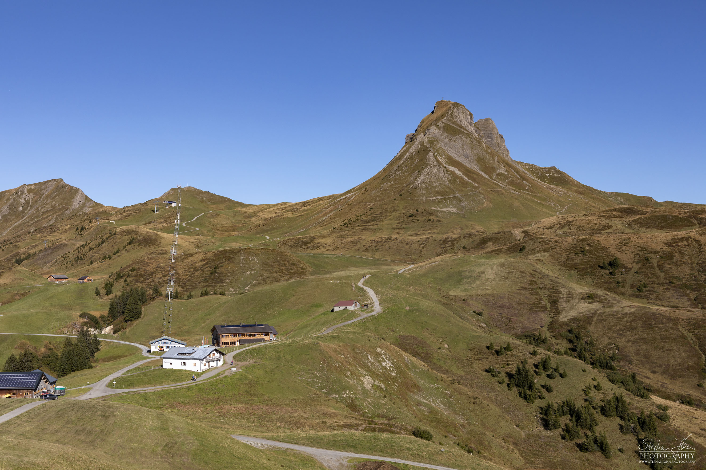 Blick zur Damülser Mittagsspitze (2.095 m).