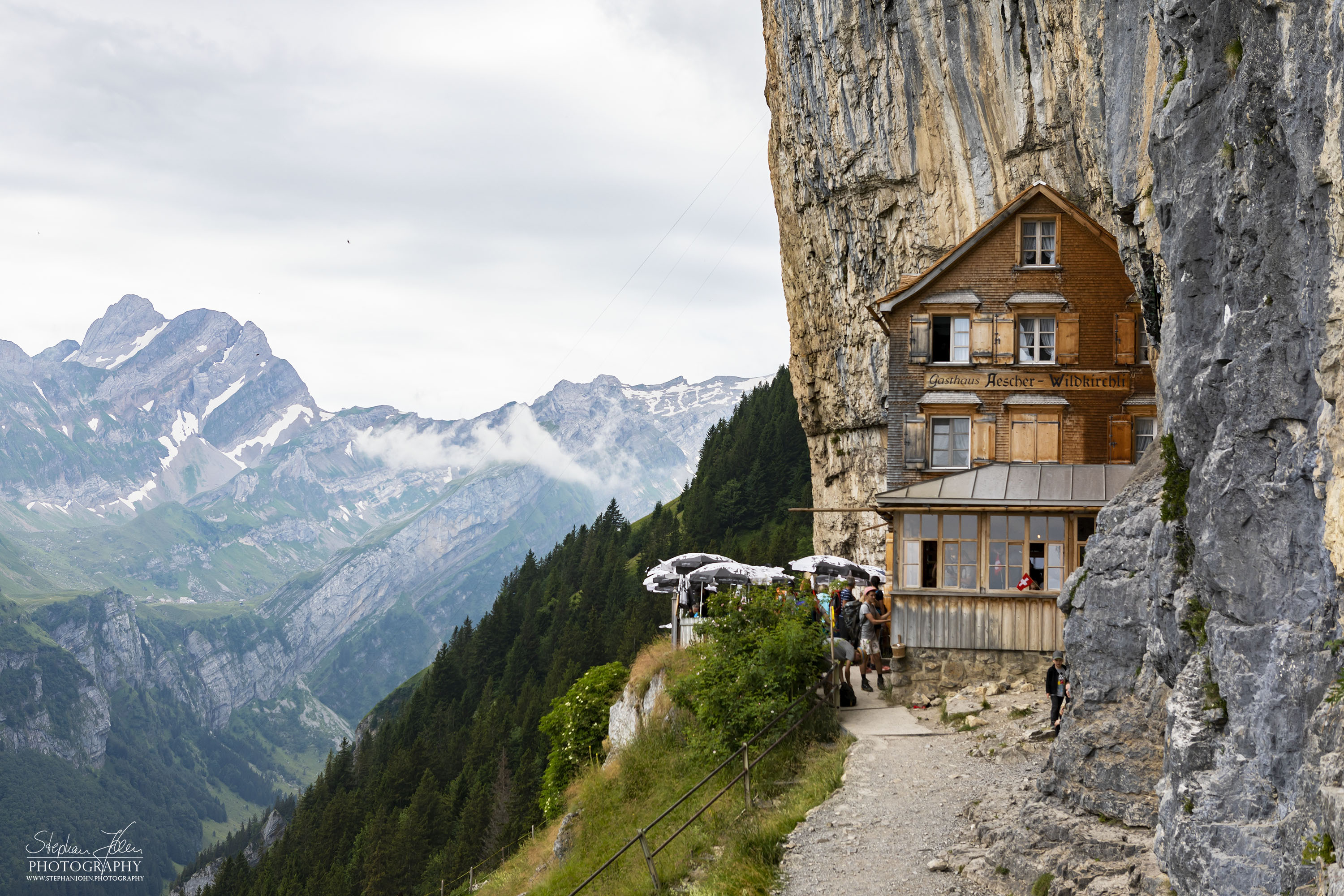 Berggasthaus Aescher-Wildkirchli im Appenzeller Land in der Schweiz