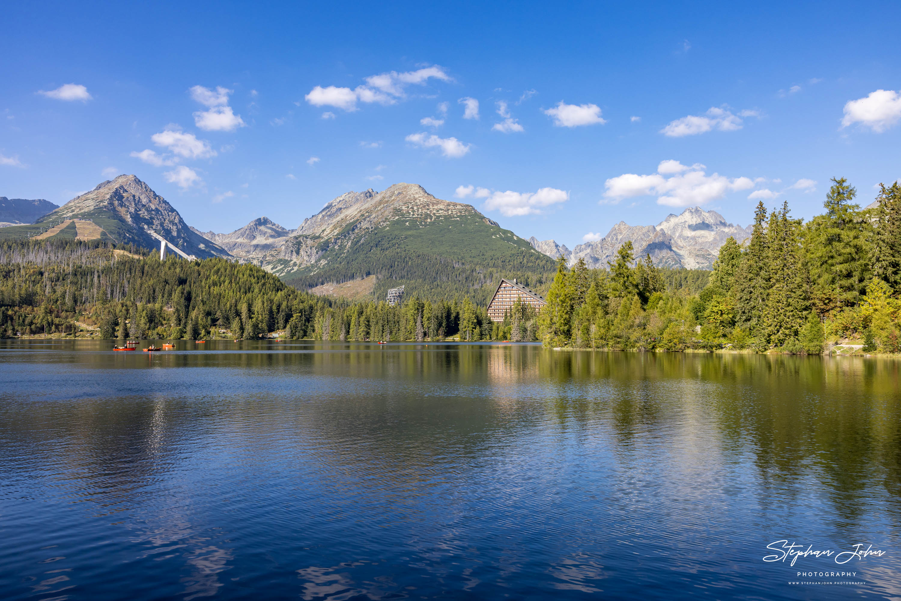 Der Štrbské Pleso (Tschirmer See) in der Hohen Tatra