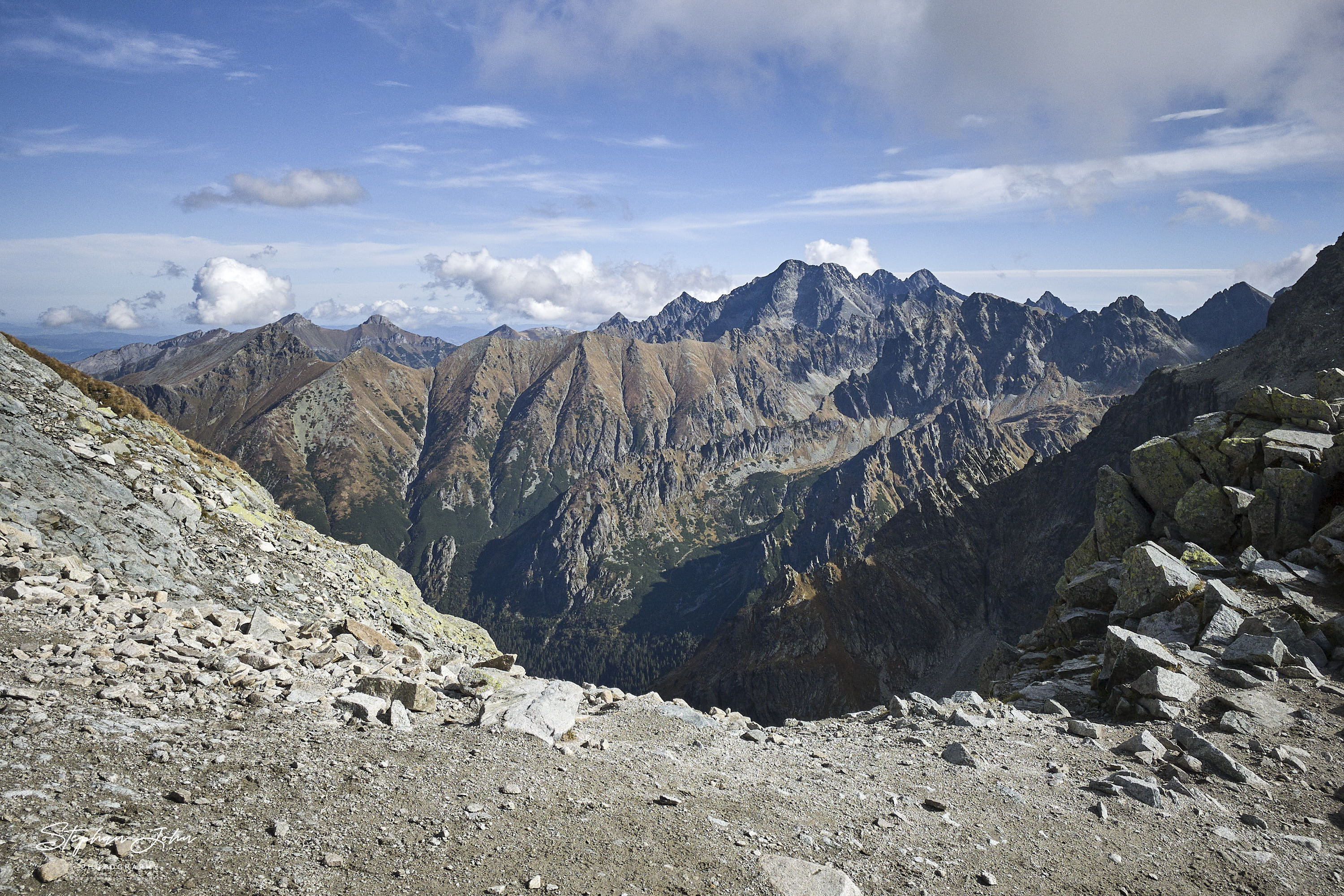 Der Sedlo Váha (2.340m) liegt am Aufstieg auf den Rysy und bietet eine gute Sicht auf die Gipfel der Tatra