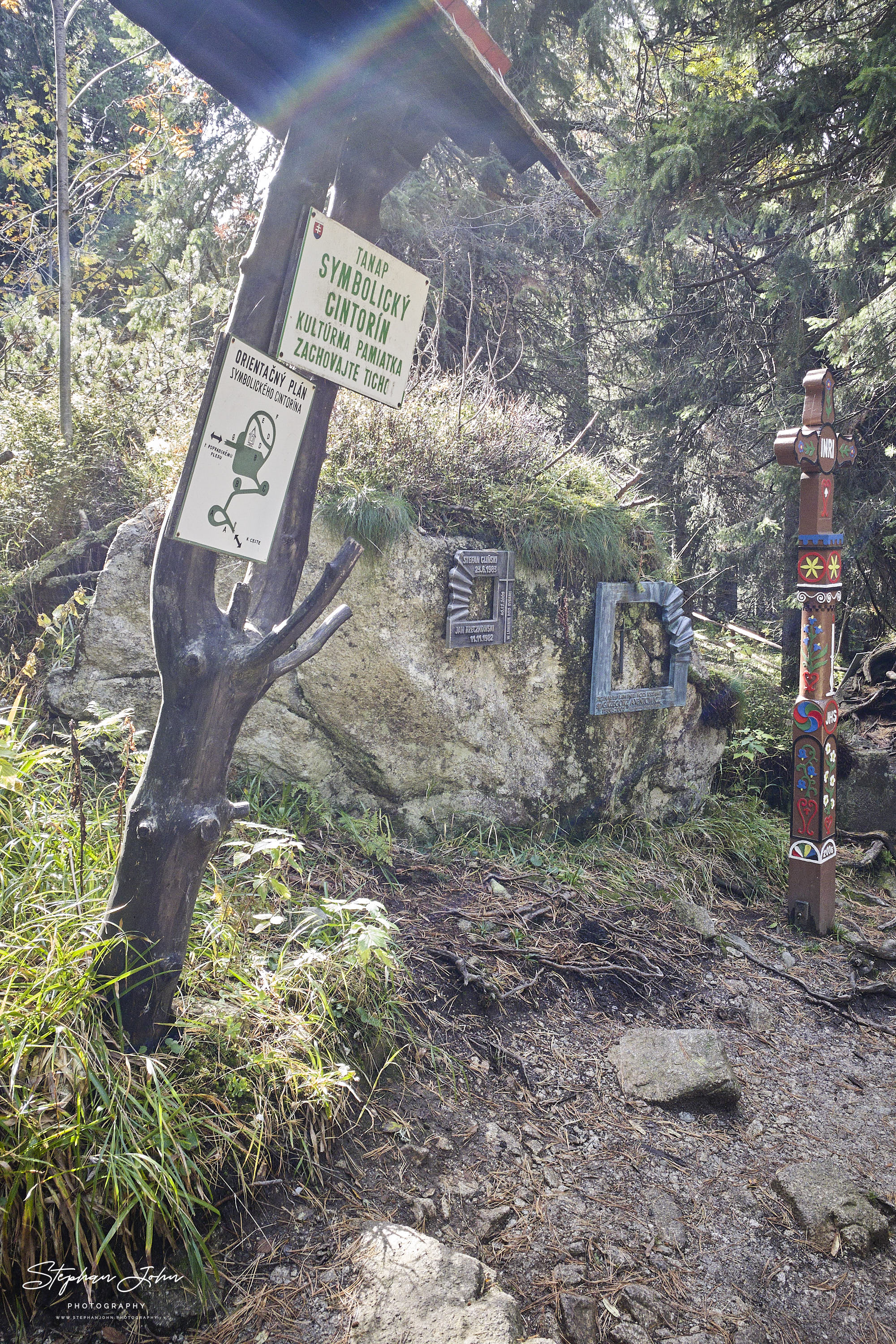 Symbolischer Friedhof unweit des Popradské pleso