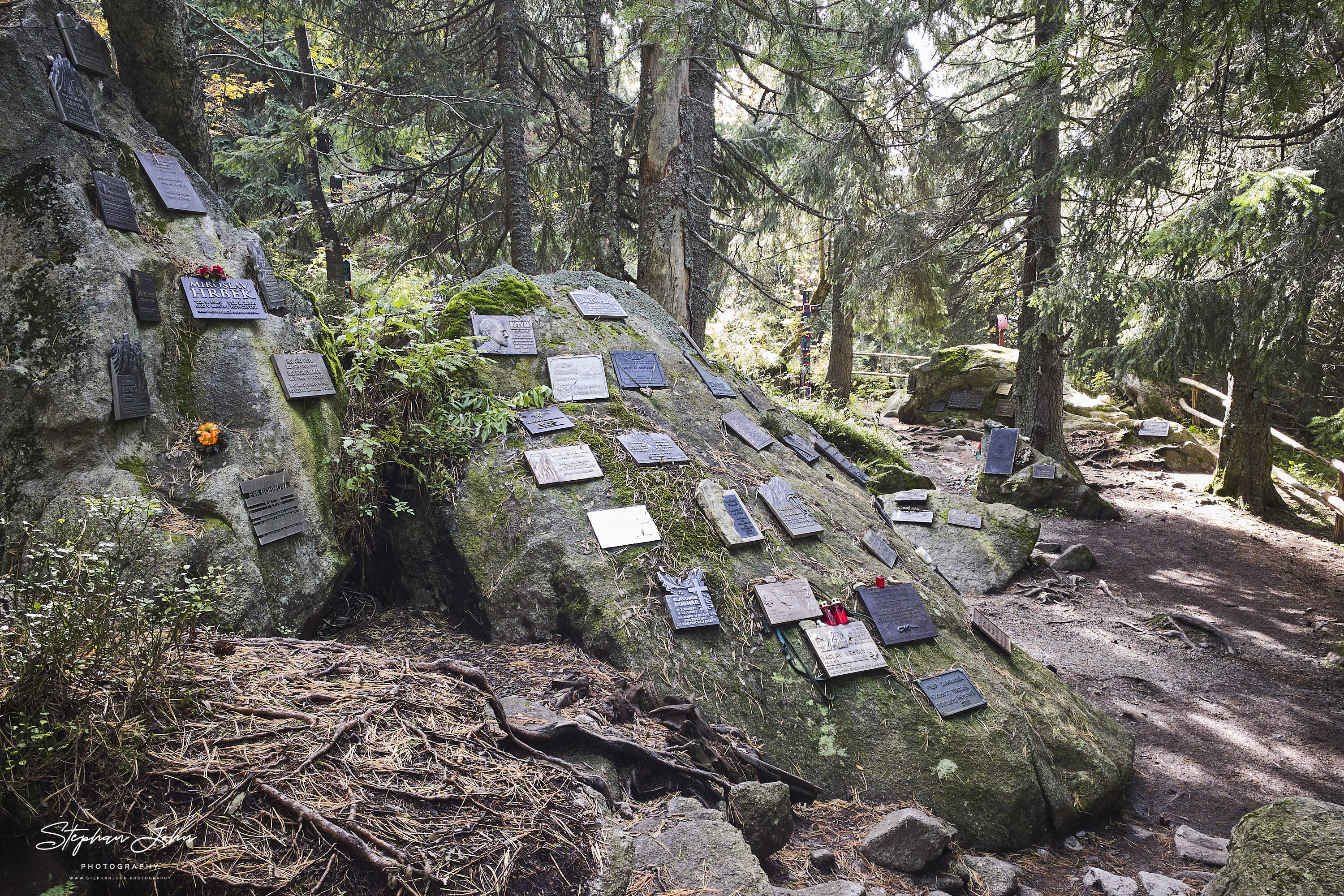 Symbolischer Friedhof unweit des Popradské pleso