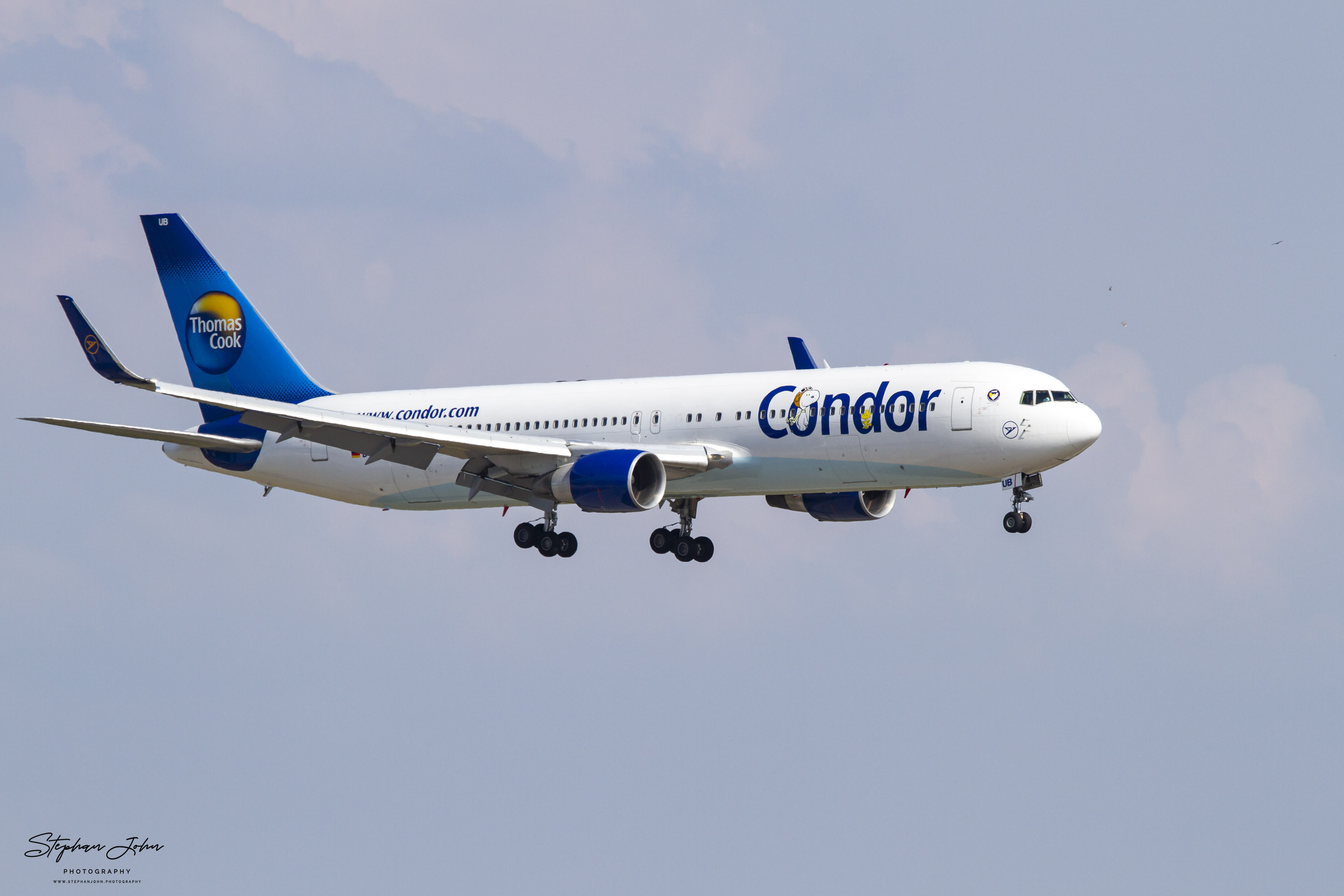 Boeing 767-330(ER) von Condor