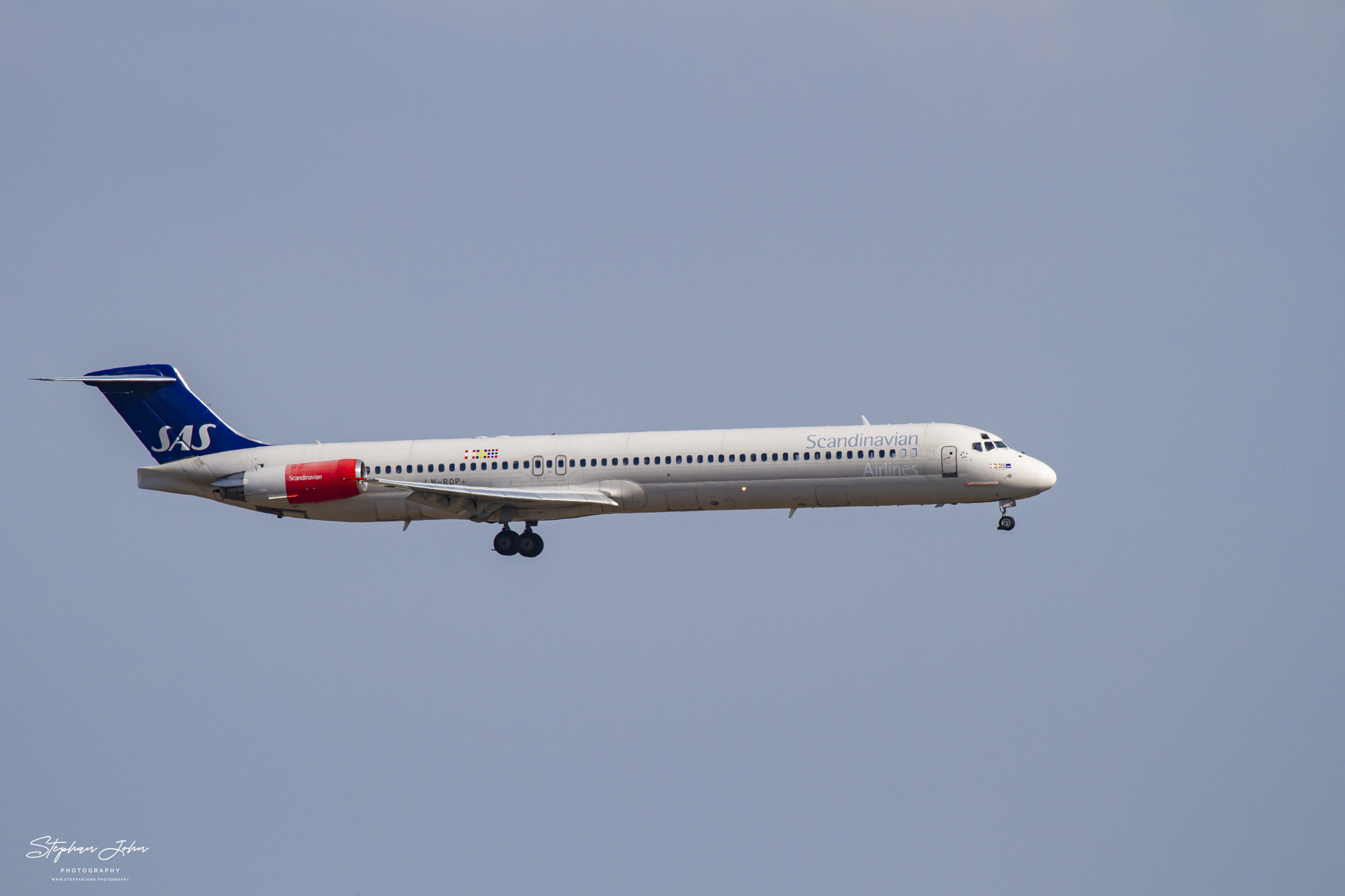 McDonnell Douglas MD-82 