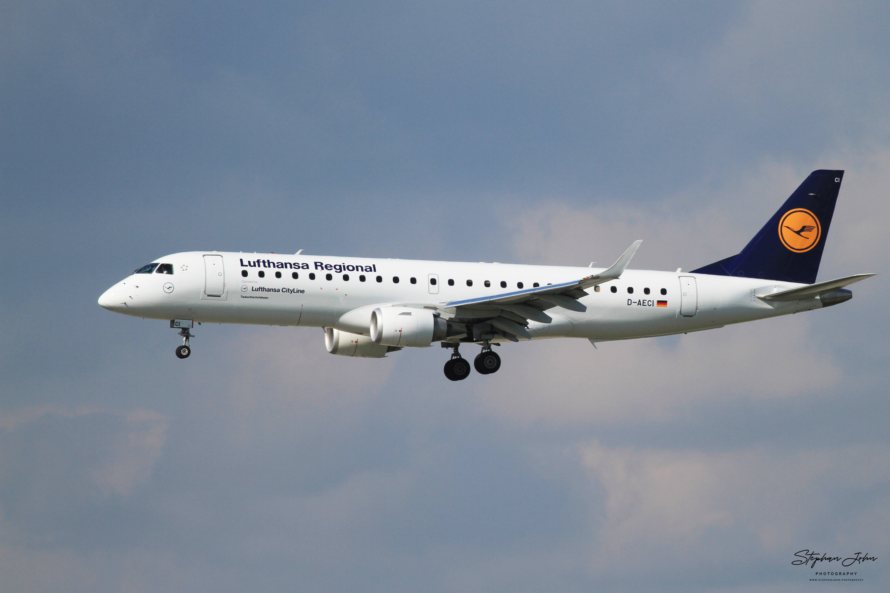 Embraer E190LR 