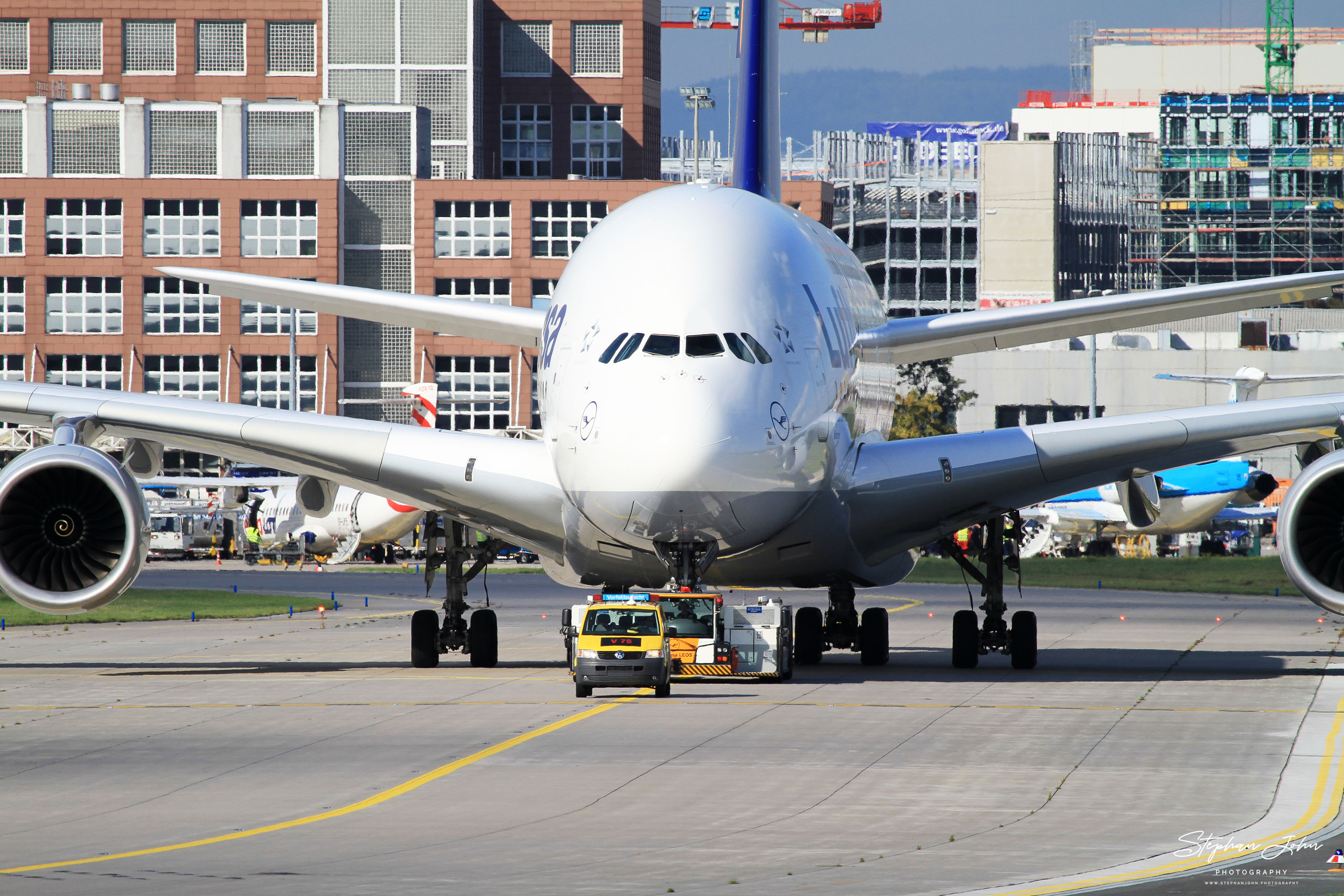 Airbus A380-800 