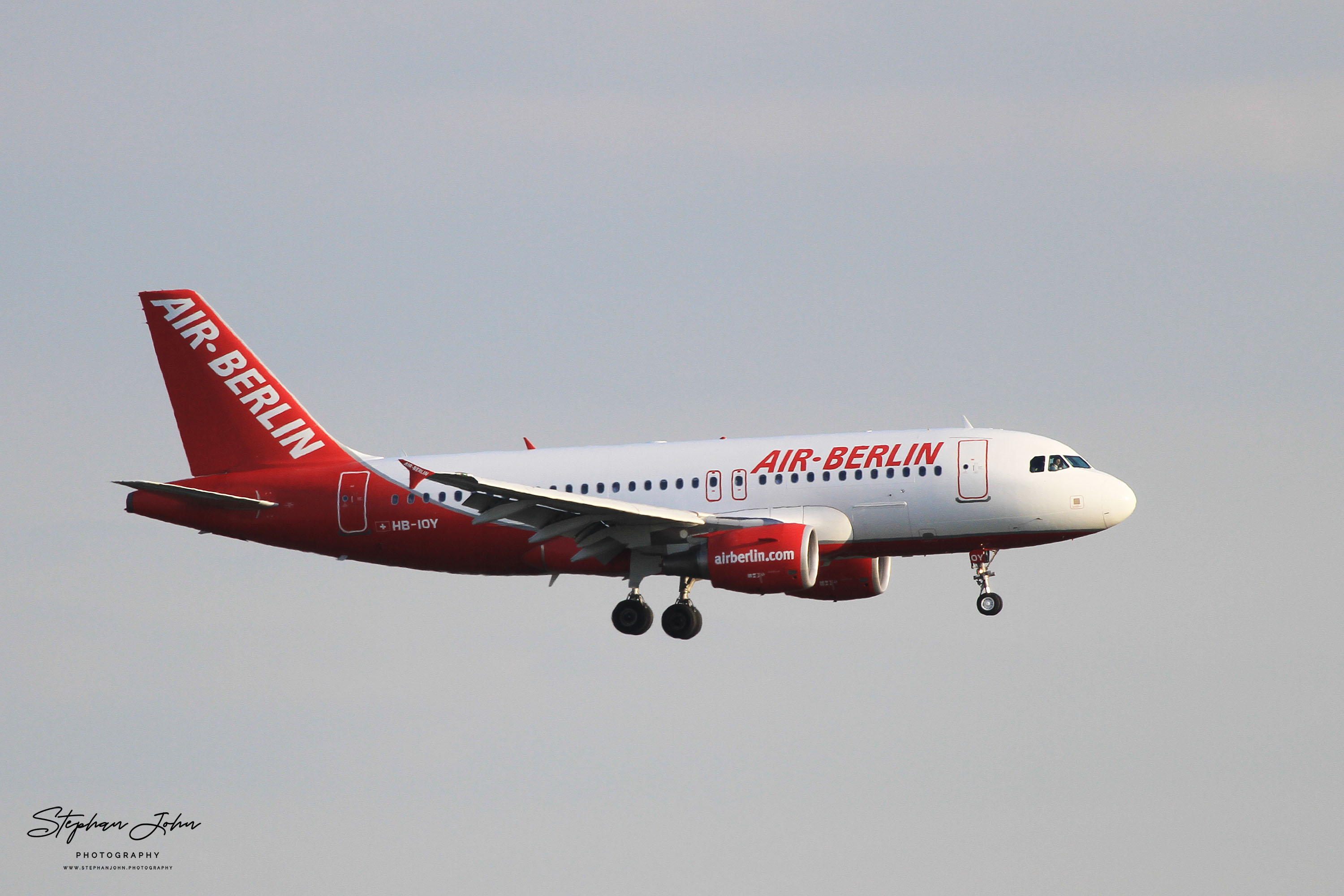 Airbus A319-100 der Air Berlin und Belair