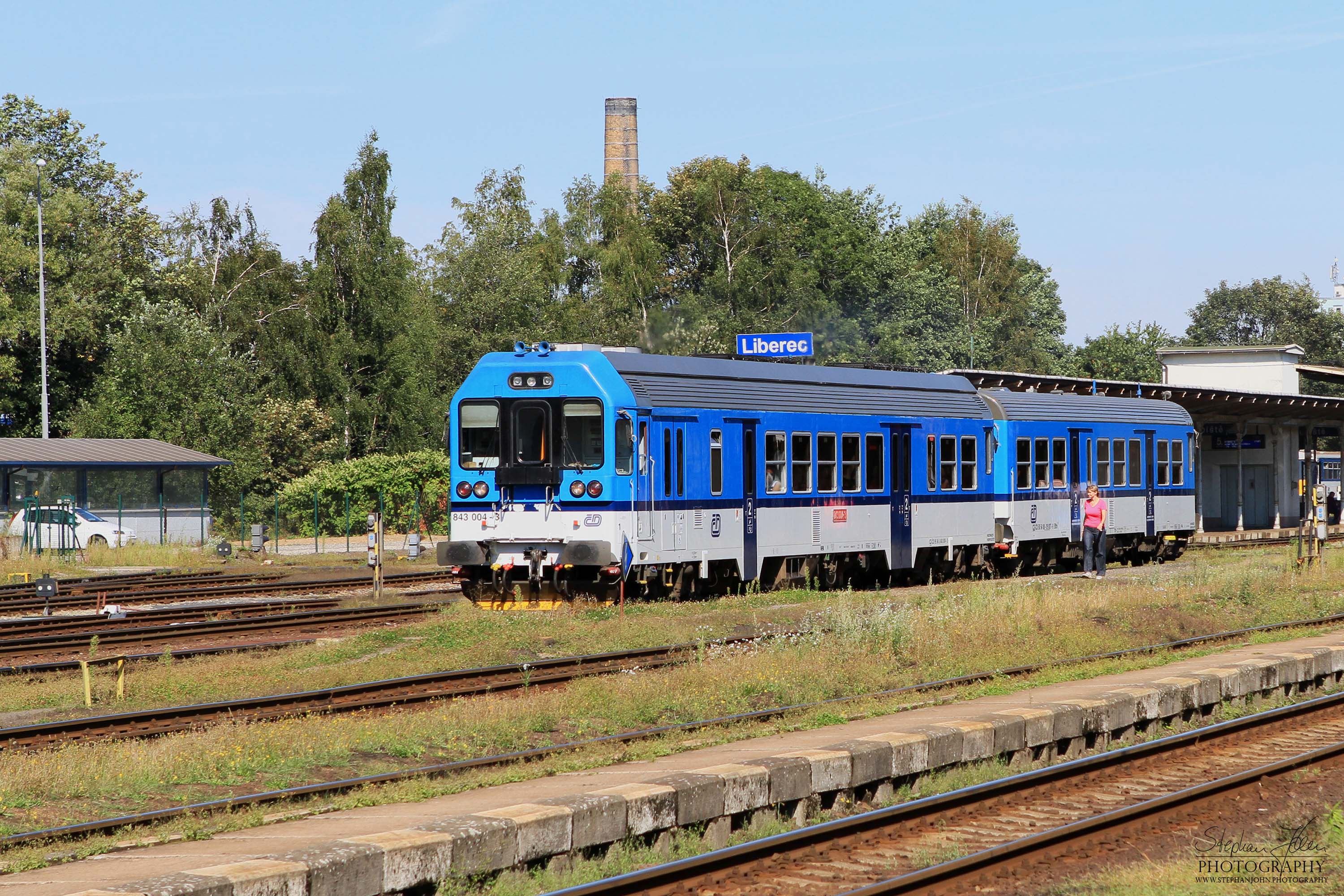 Abgestellter Zug  BR 843 im Bahnhof Liberec