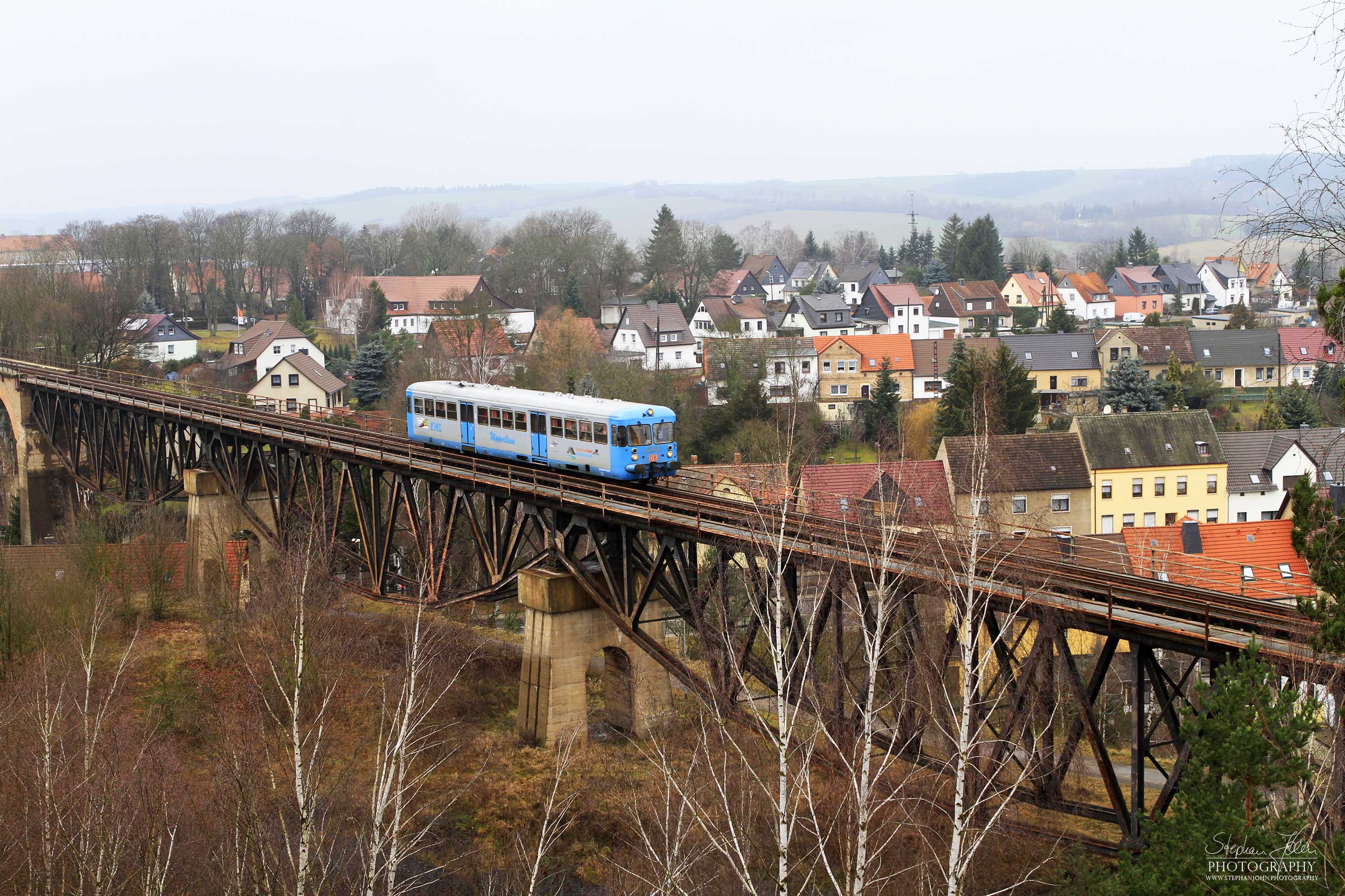 Esslinger Triebwagen der Wipperliese auf dem Mansfelder Viadukt
