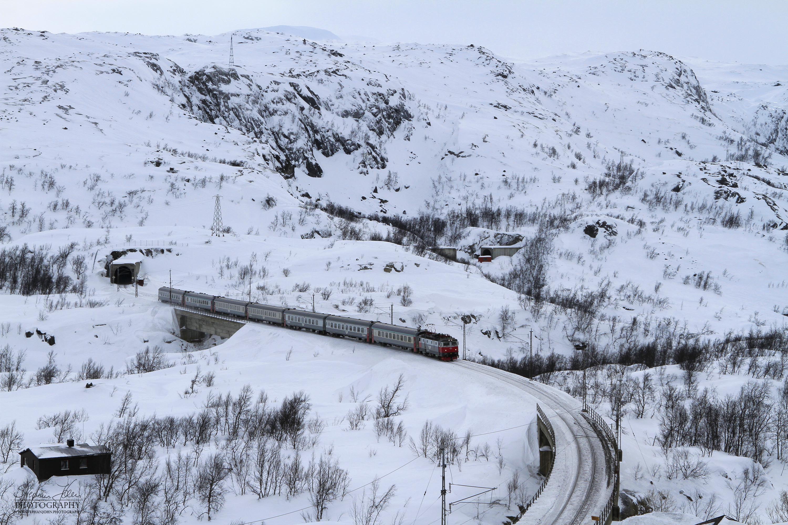 Nachtzug 93 nach Stockholm am 17.03.2013 zwischen Sösterbekk und Björnfjell