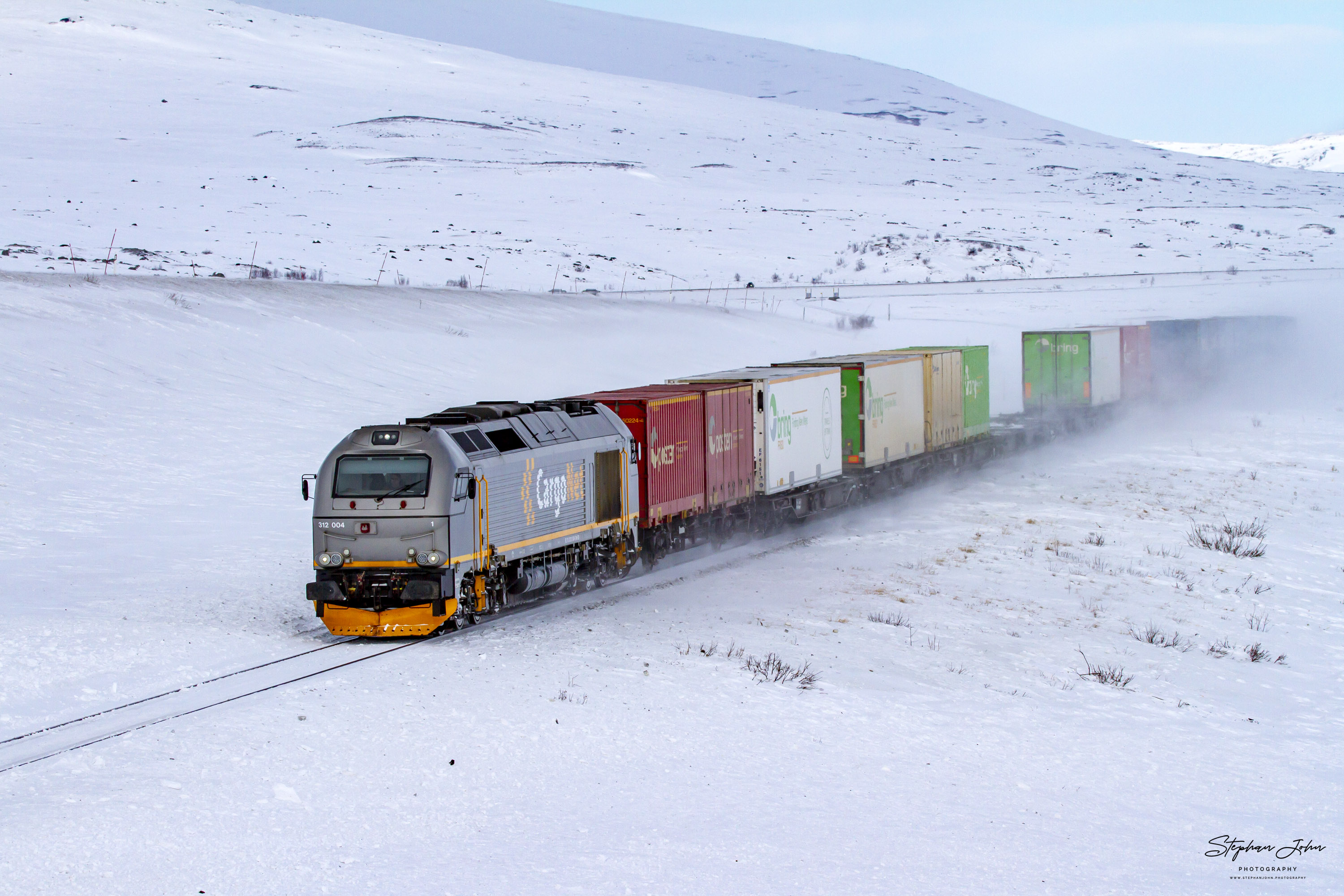 <p>Güterzug 5790 von Bodø nach Mo I Rana am 20.03.2013 kurz vor dem Polarkreis</p>