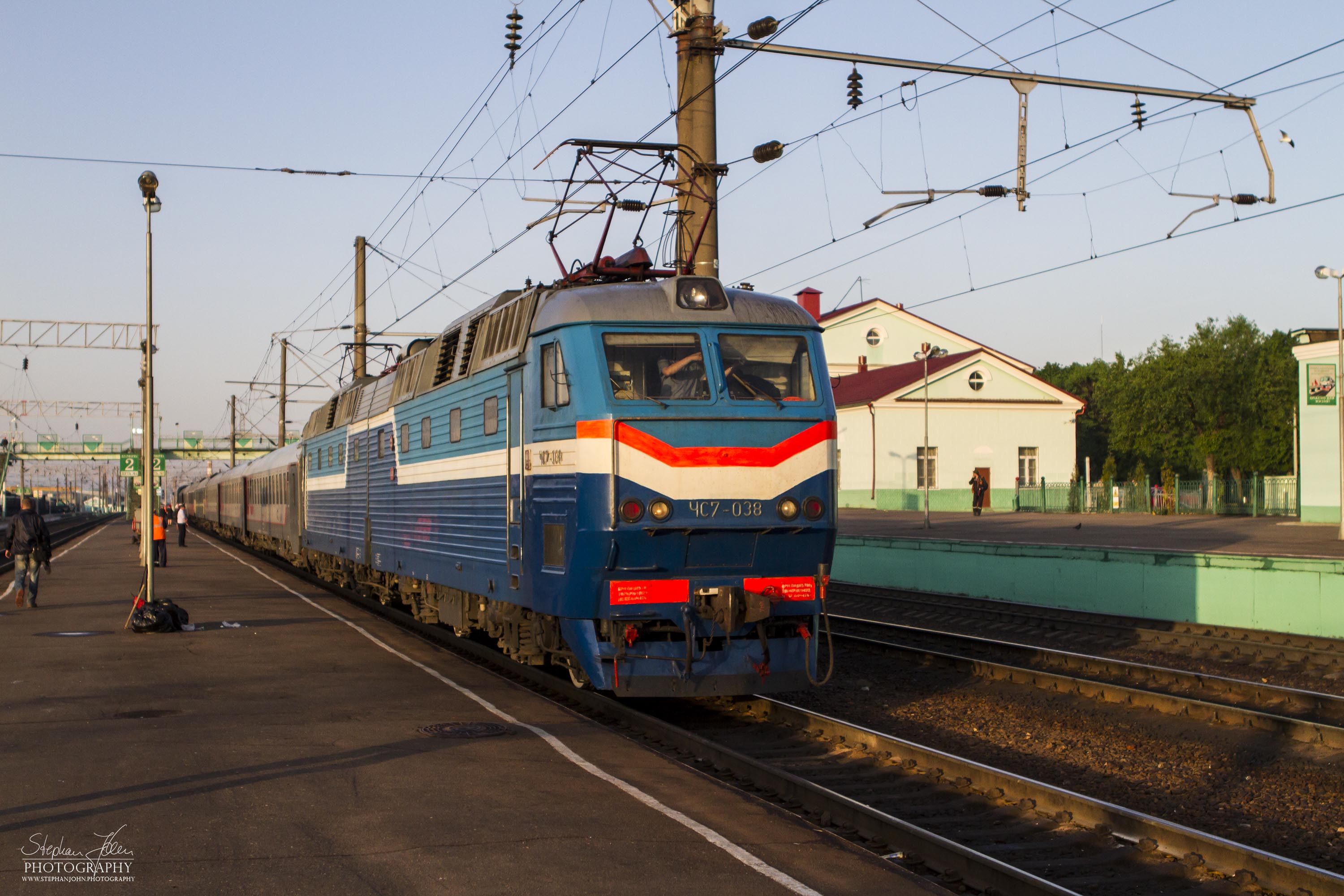 Auf der fahrt nach Moskau wird im russischen Wjasma das letzte mal die Lok getauscht.