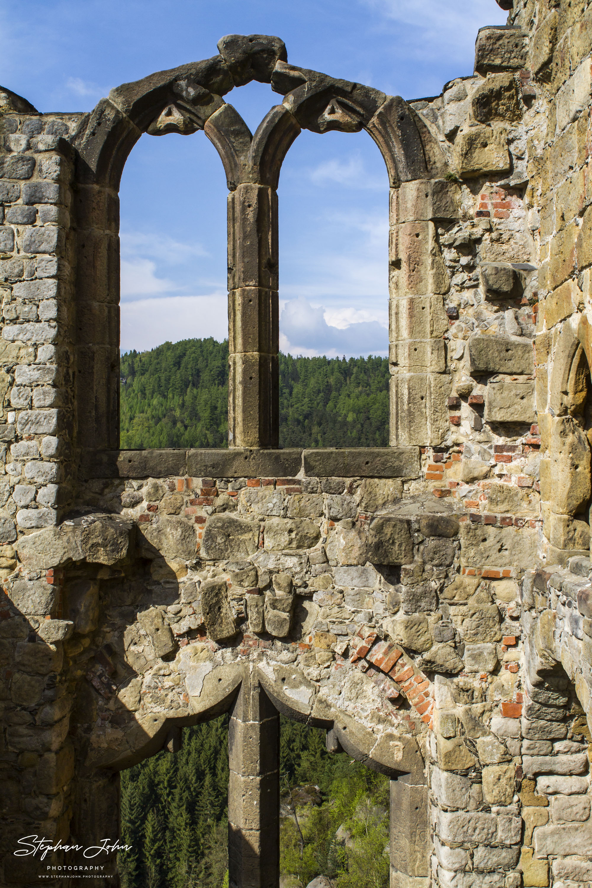 In der Ruine des Klosters Oybin