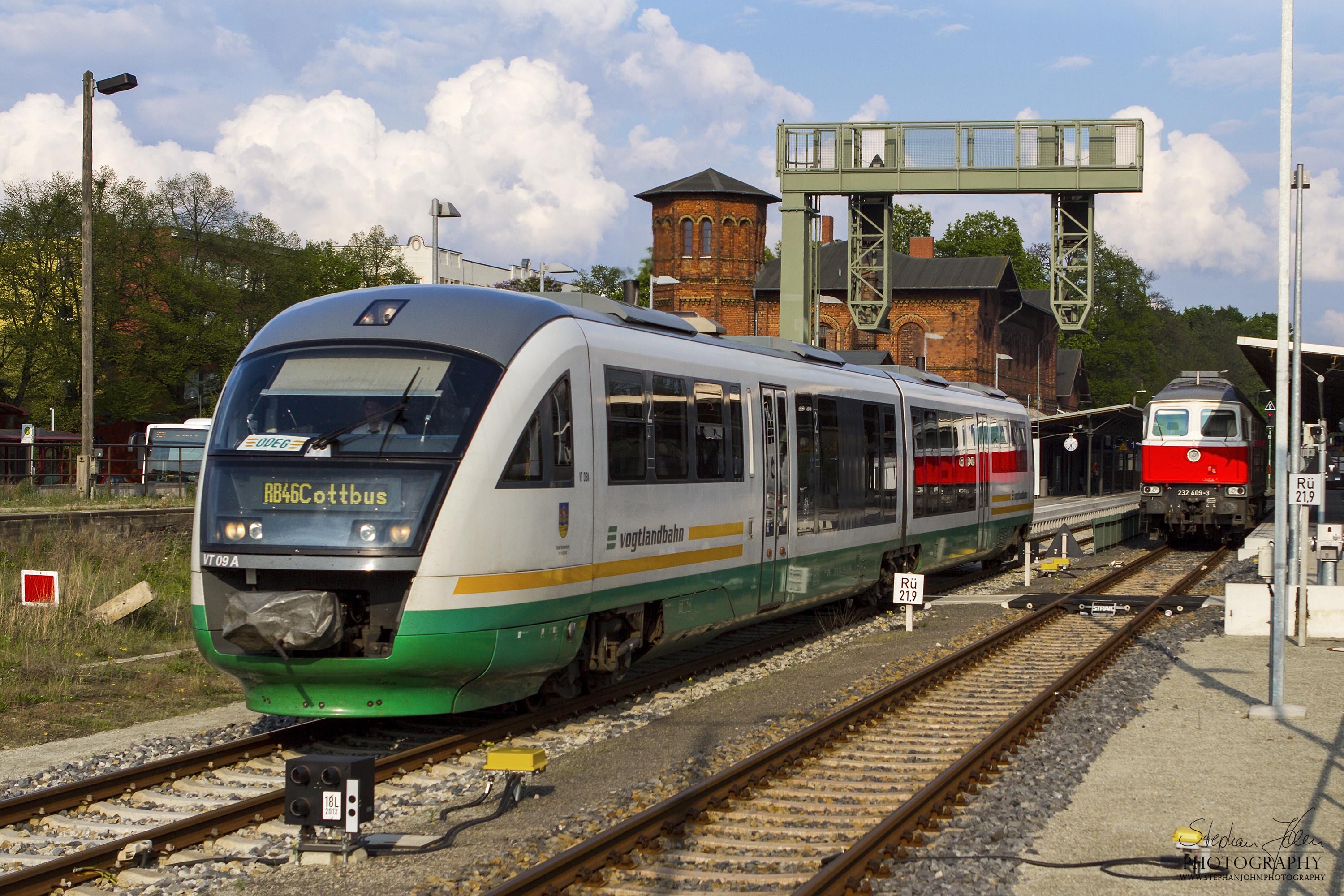 Ein Desiro-Triebwagen der Vogtlandbahn hilft in Forst bei der ODEG aus