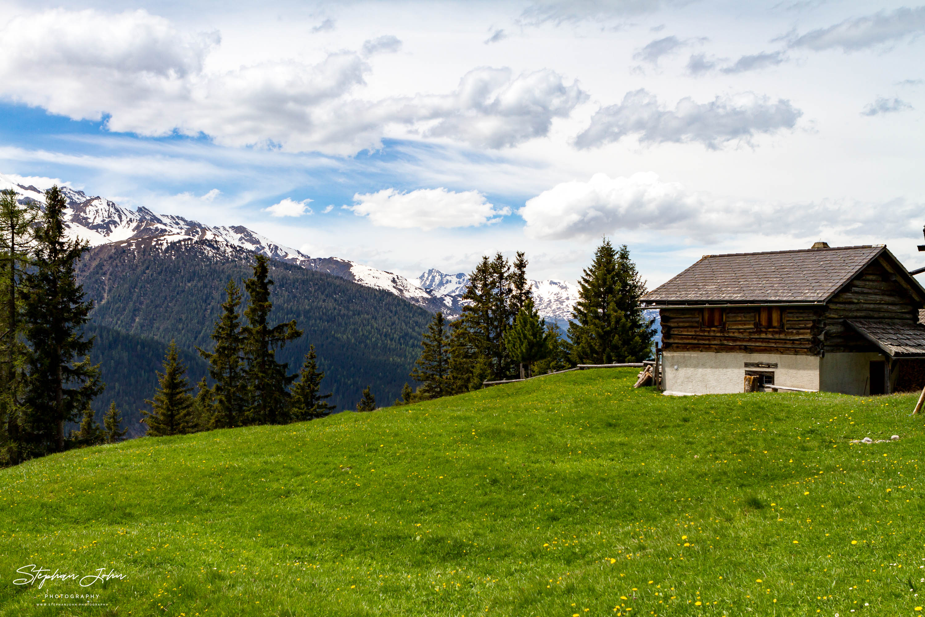 <p>Almhütte bei der Heidi-Alm oberhalb von Filisur</p>