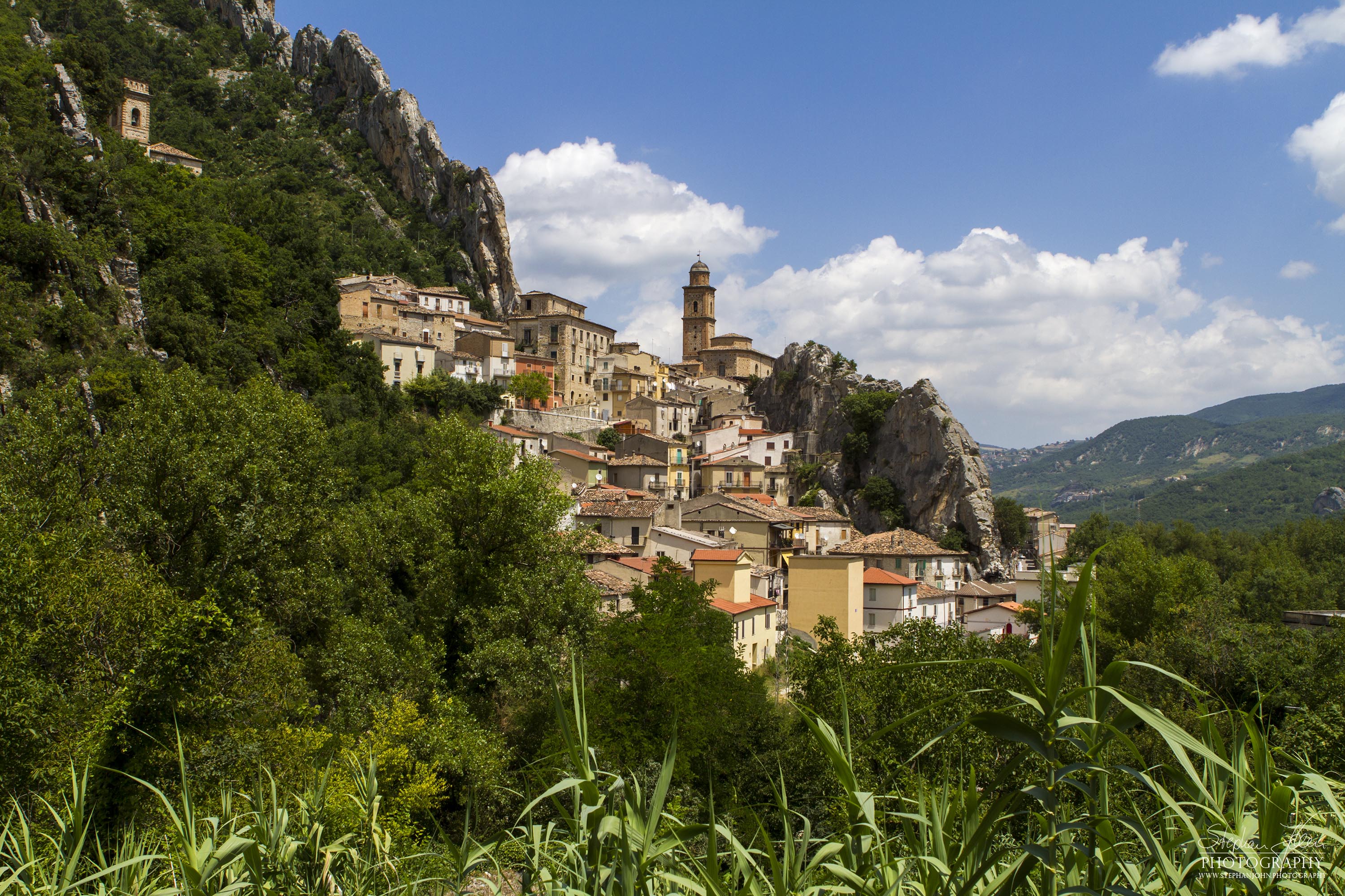 Villa Santa Maria ist eine italienische Gemeinde in der Provinz Chieti in den Abruzzen. Die Gemeinde liegt etwa 47 Kilometer südsüdöstlich von Chieti am Sangro und am Lago Sangro.