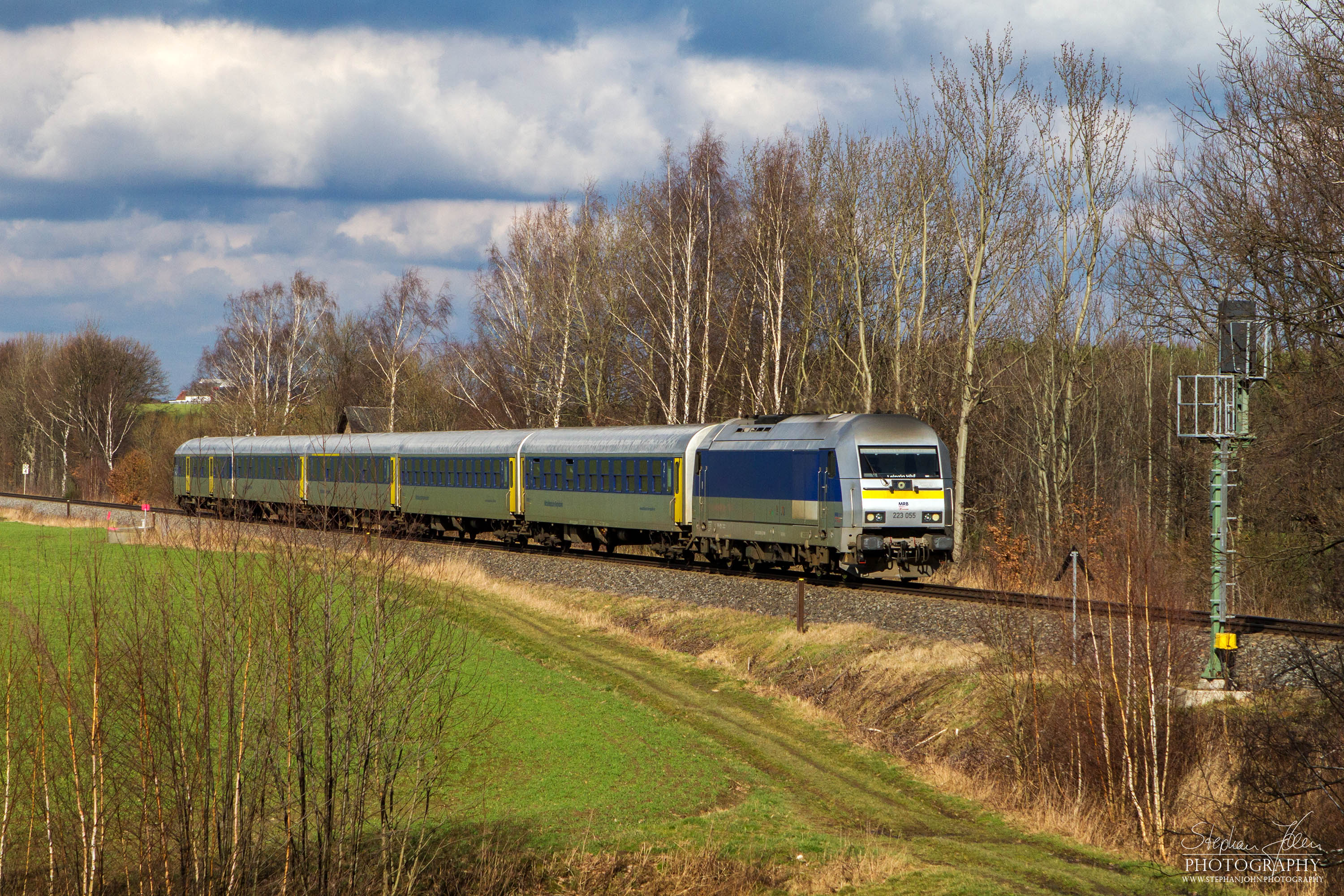 MRB 74778 von Chemnitz nach Leipzig am Einfahrsignal Wittgensdorf