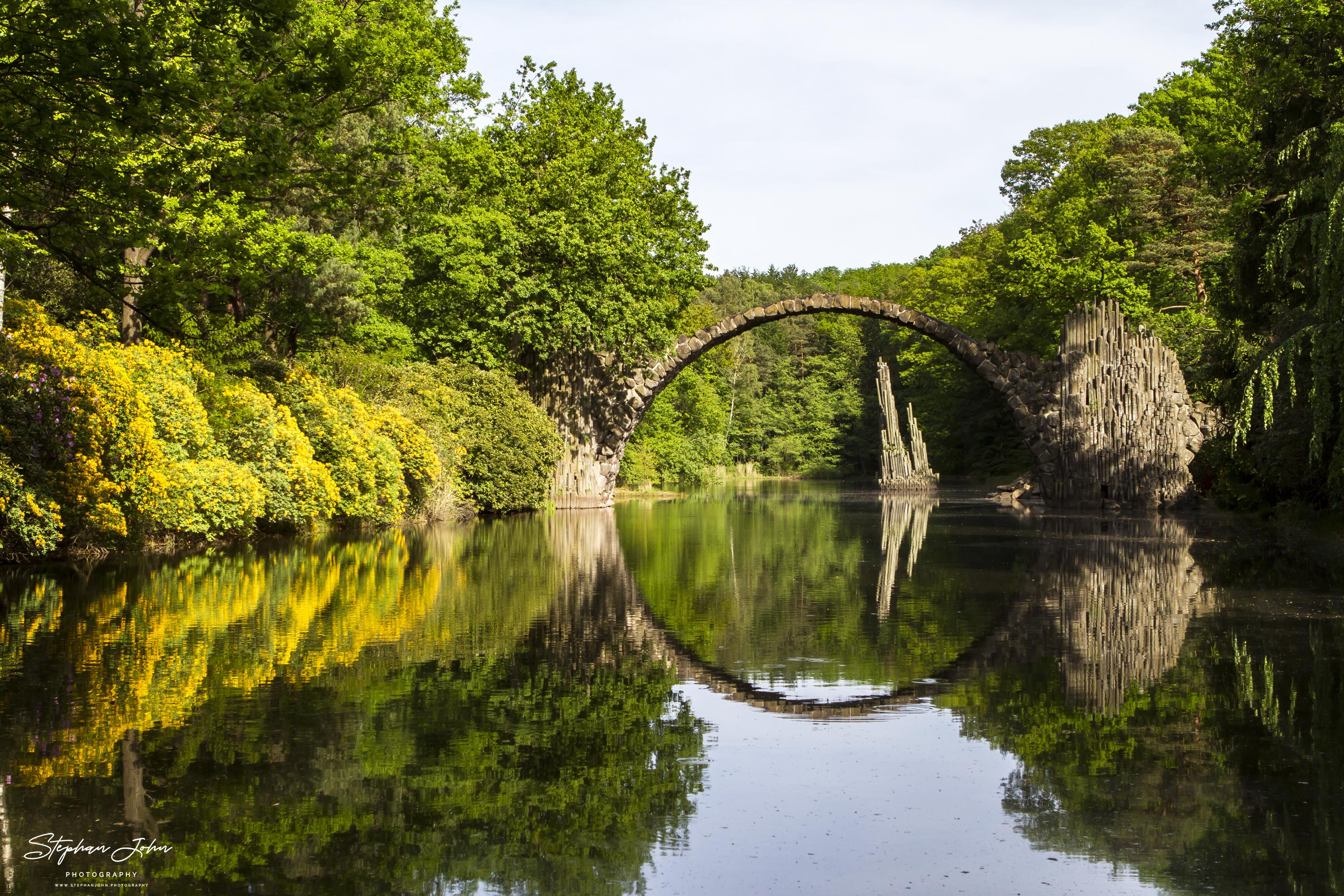 Rakotzbrücke im Azaleen- und Rhododendronpark Kromlau