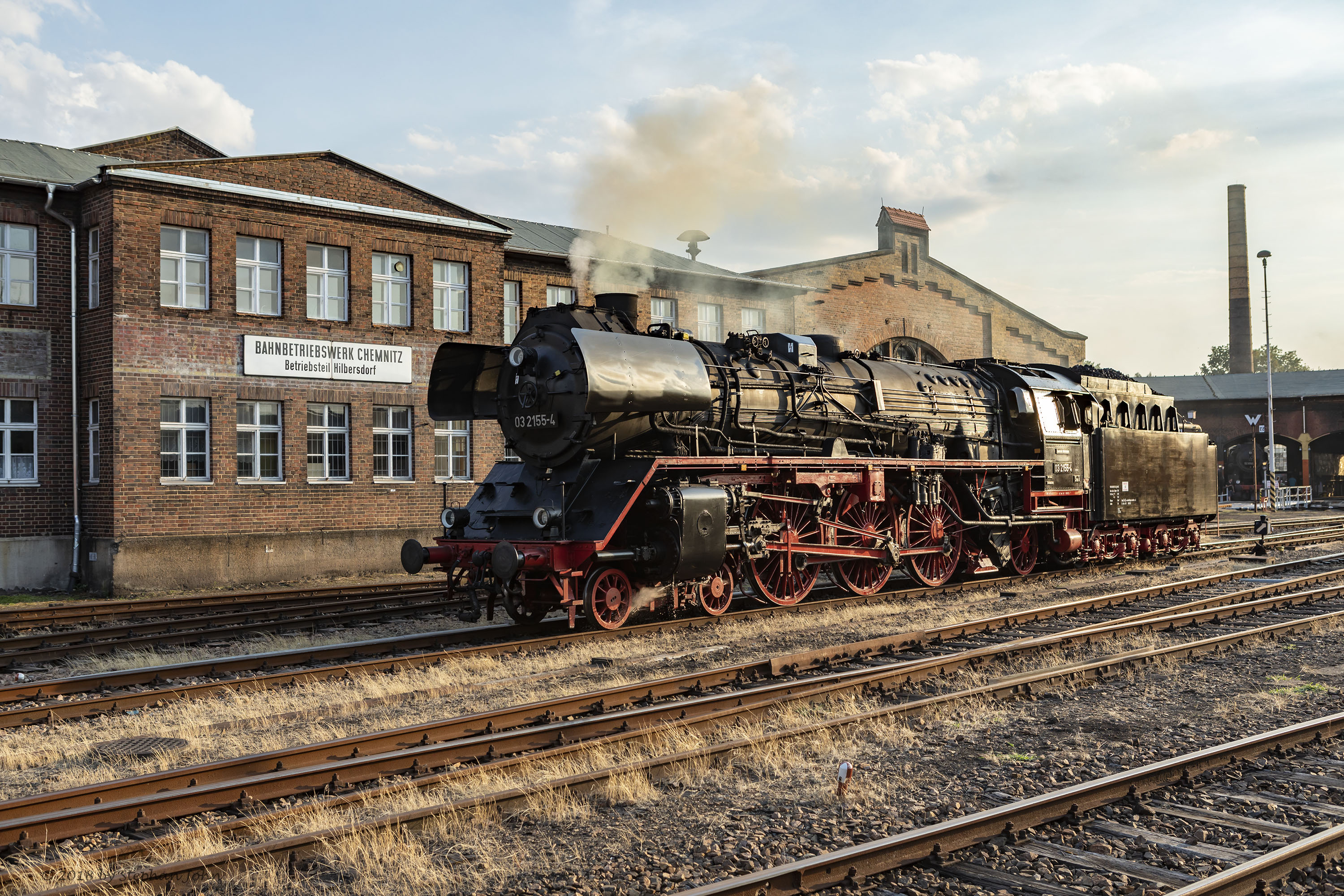 Lok 03 2155-4 rangiert im Bw Chemnitz-Hilbersdorf zur Abstellung