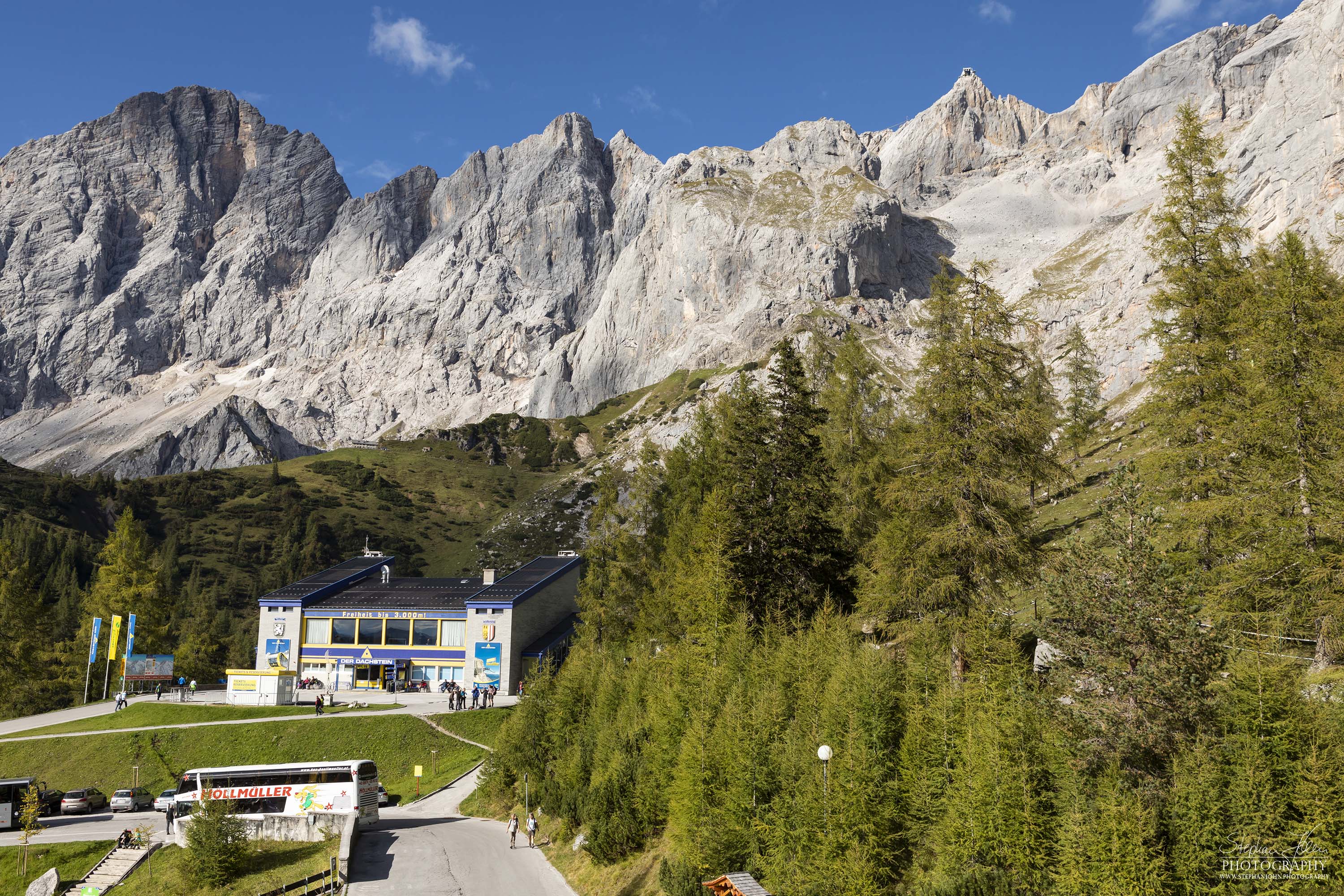 Blick vom Berghotel Türlwand zum Dachsteinmassiv