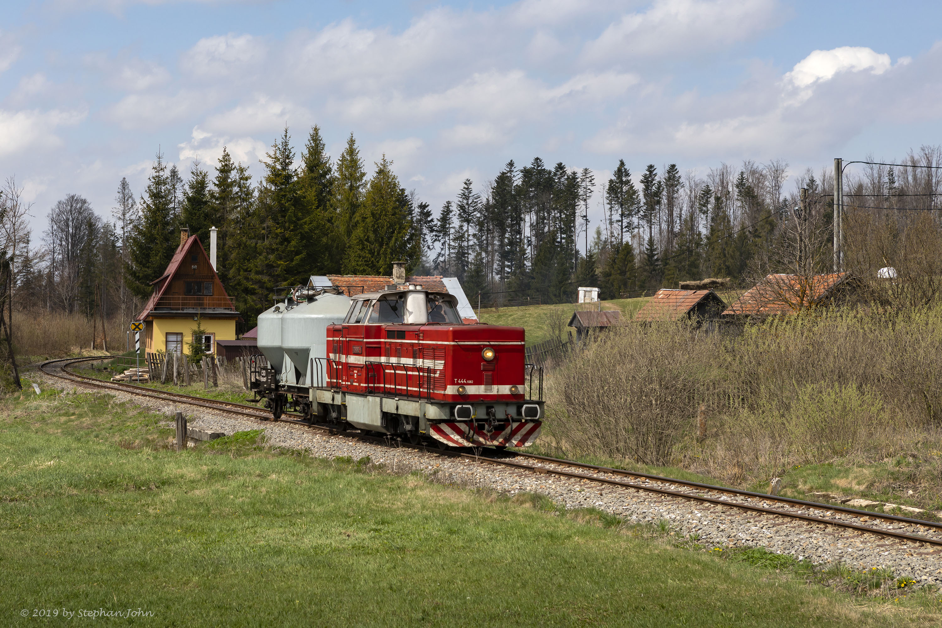 <p>Aus Brandschutzgründen verkehrt nach dem Dampfzug ein Zug mit Löschwasser mit Lok T444.1082.</p>