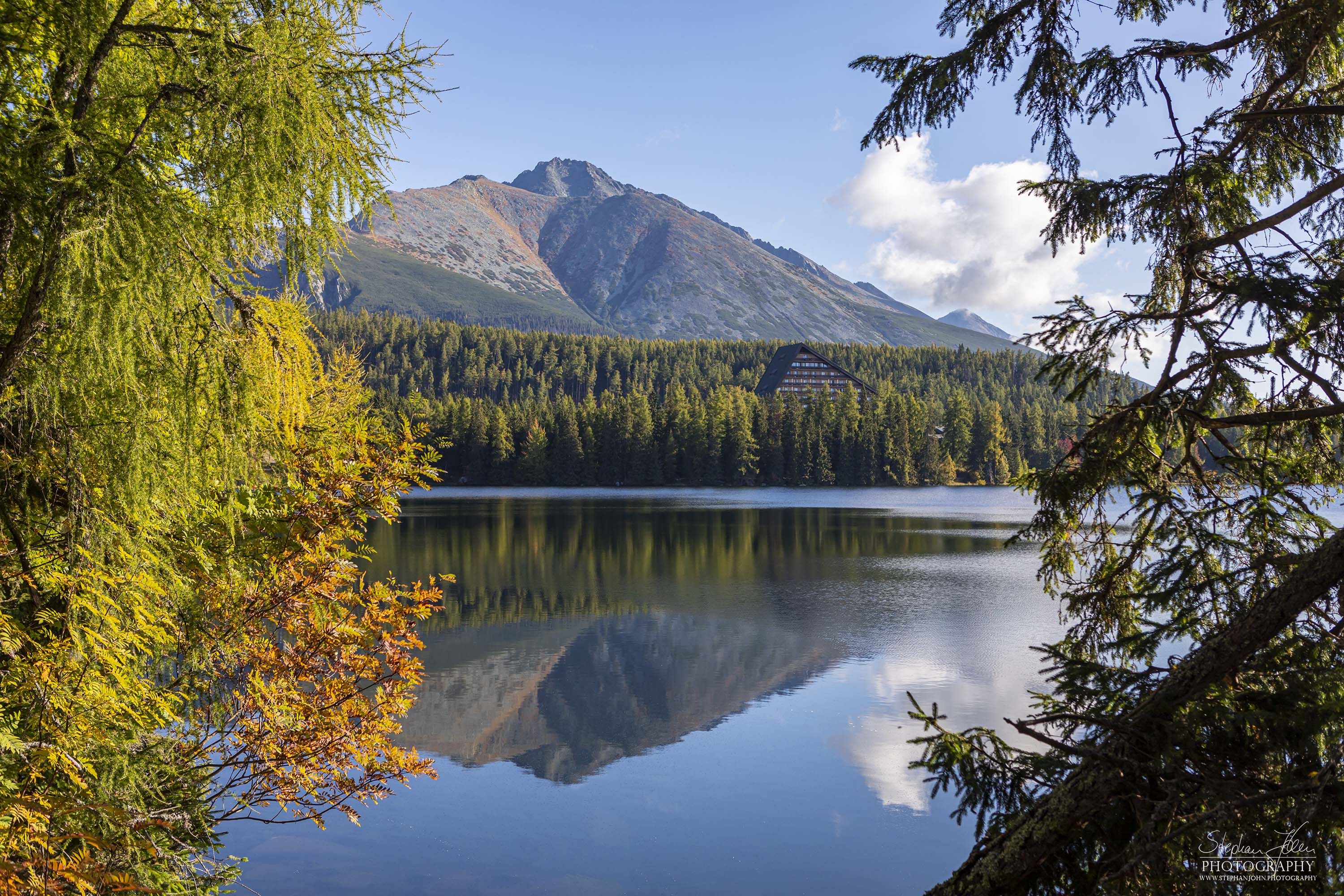 Štrbské Pleso mit demgleichnamigen See.