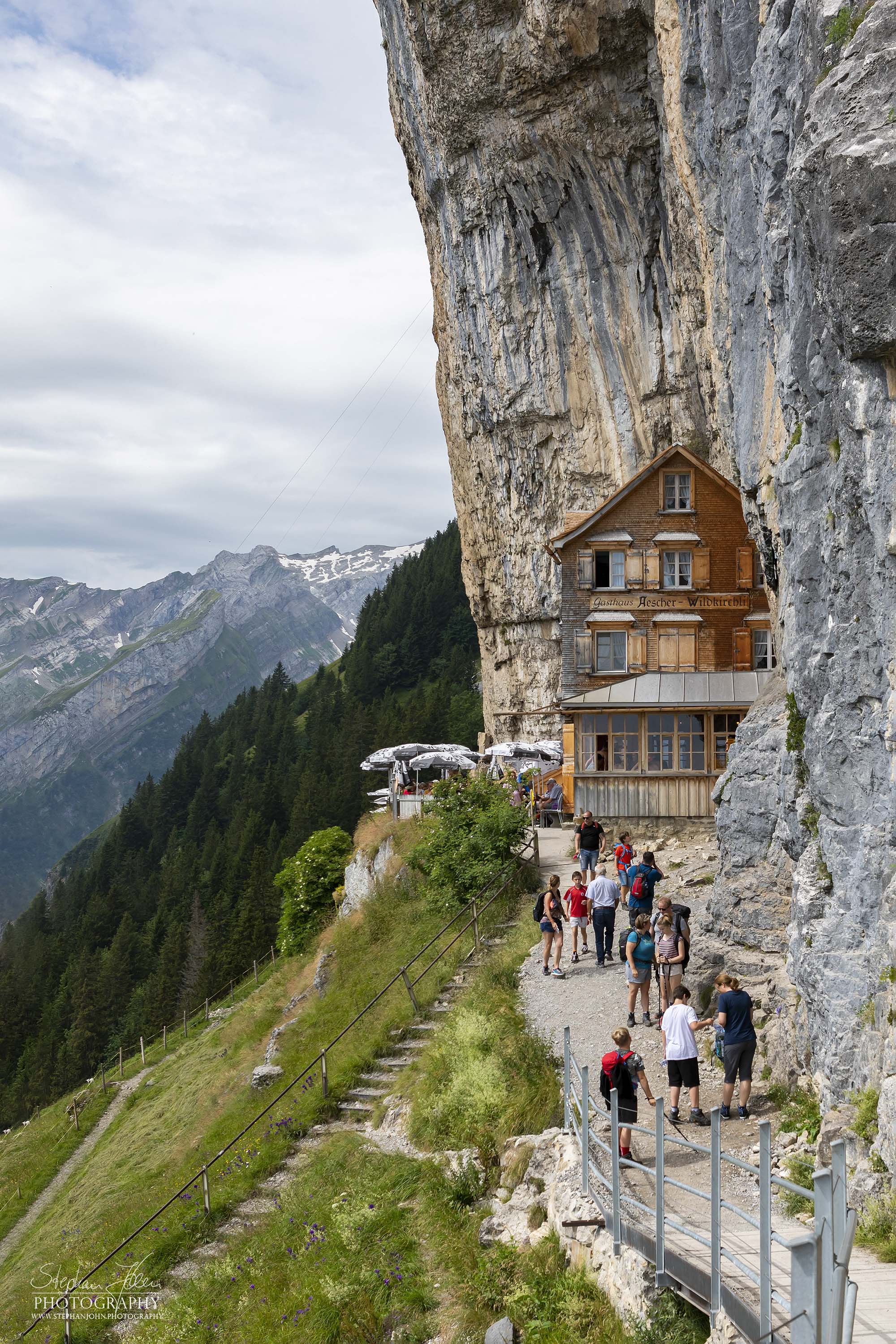 Berggasthaus Aescher-Wildkirchli im Appenzeller Land in der Schweiz