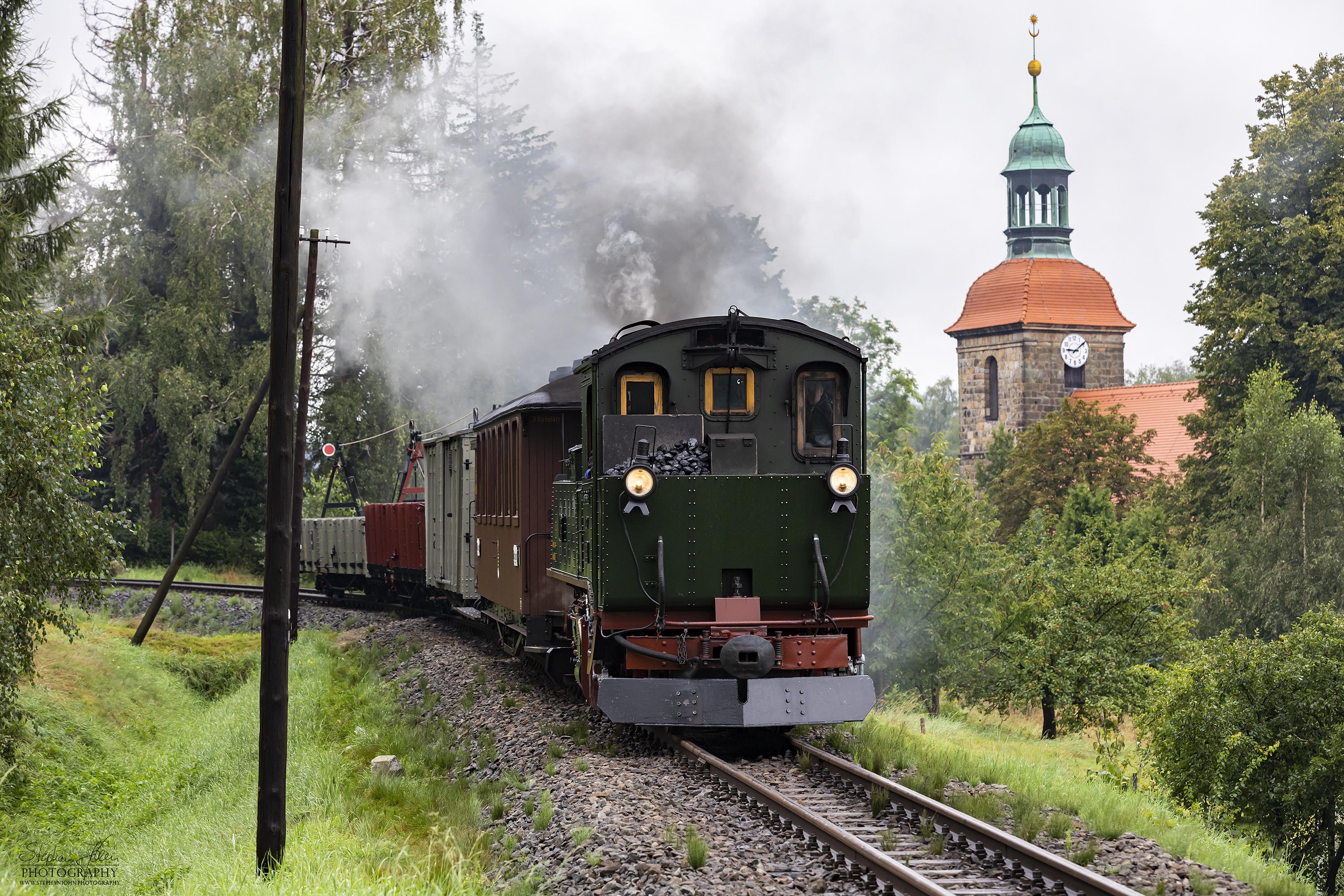 Lok 99 555 (IV K) mit GmP 403 fährt von Jonsdorf wieder zurück nach Bertsdorf