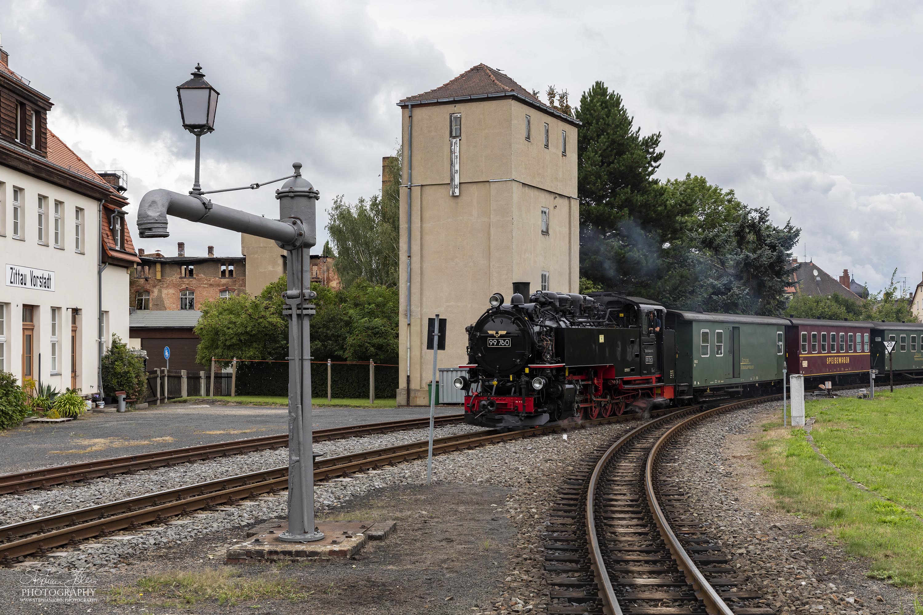 Einfahrt des P 206 von Zittau nach Oybin in den Bahnhof Zittau Vorstadt