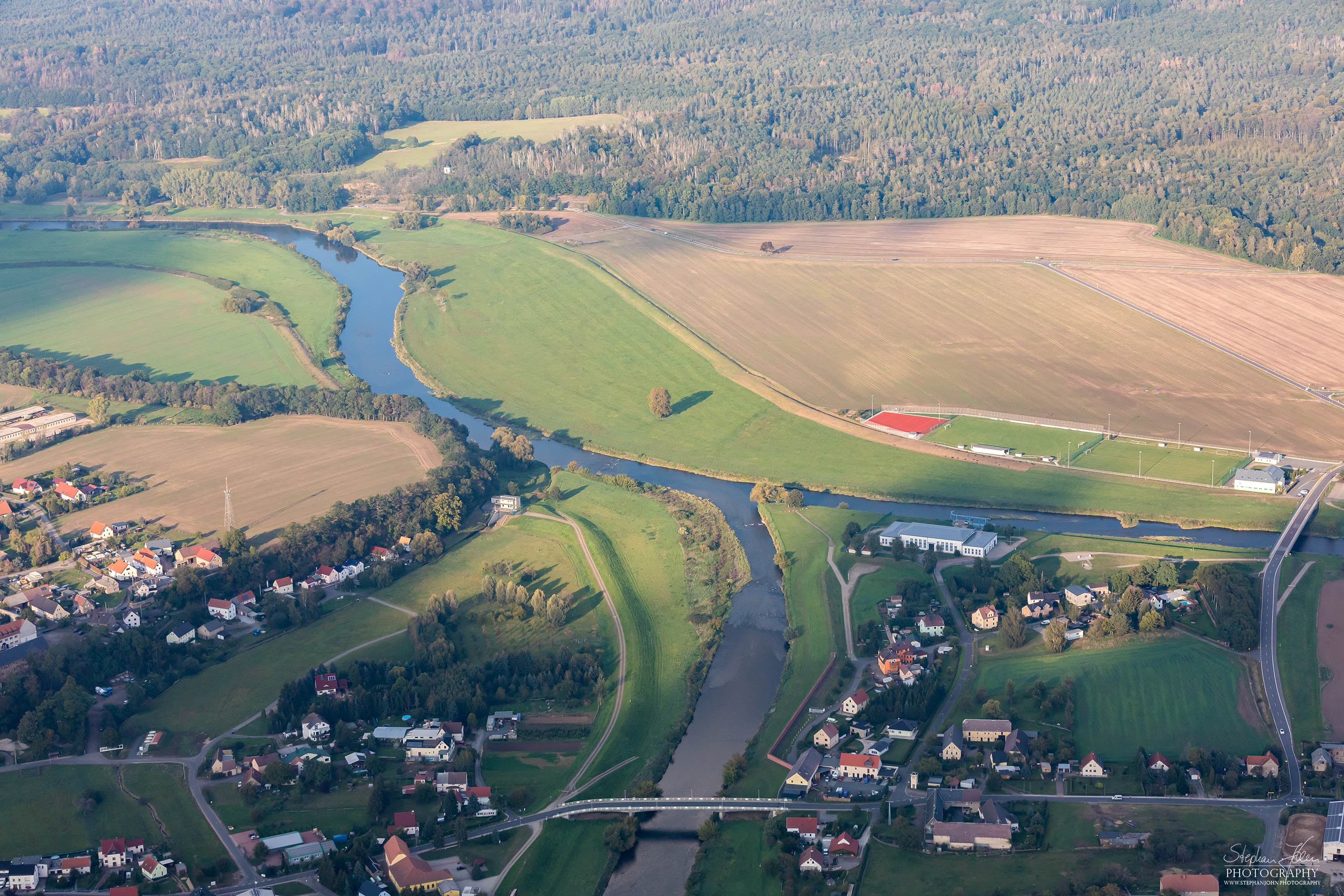 <p>Zusammenfluss der Freiberger Mulde mit der Zwickauer Mulde bei Sermuth. Ab hier heißt der Fluss nur noch 