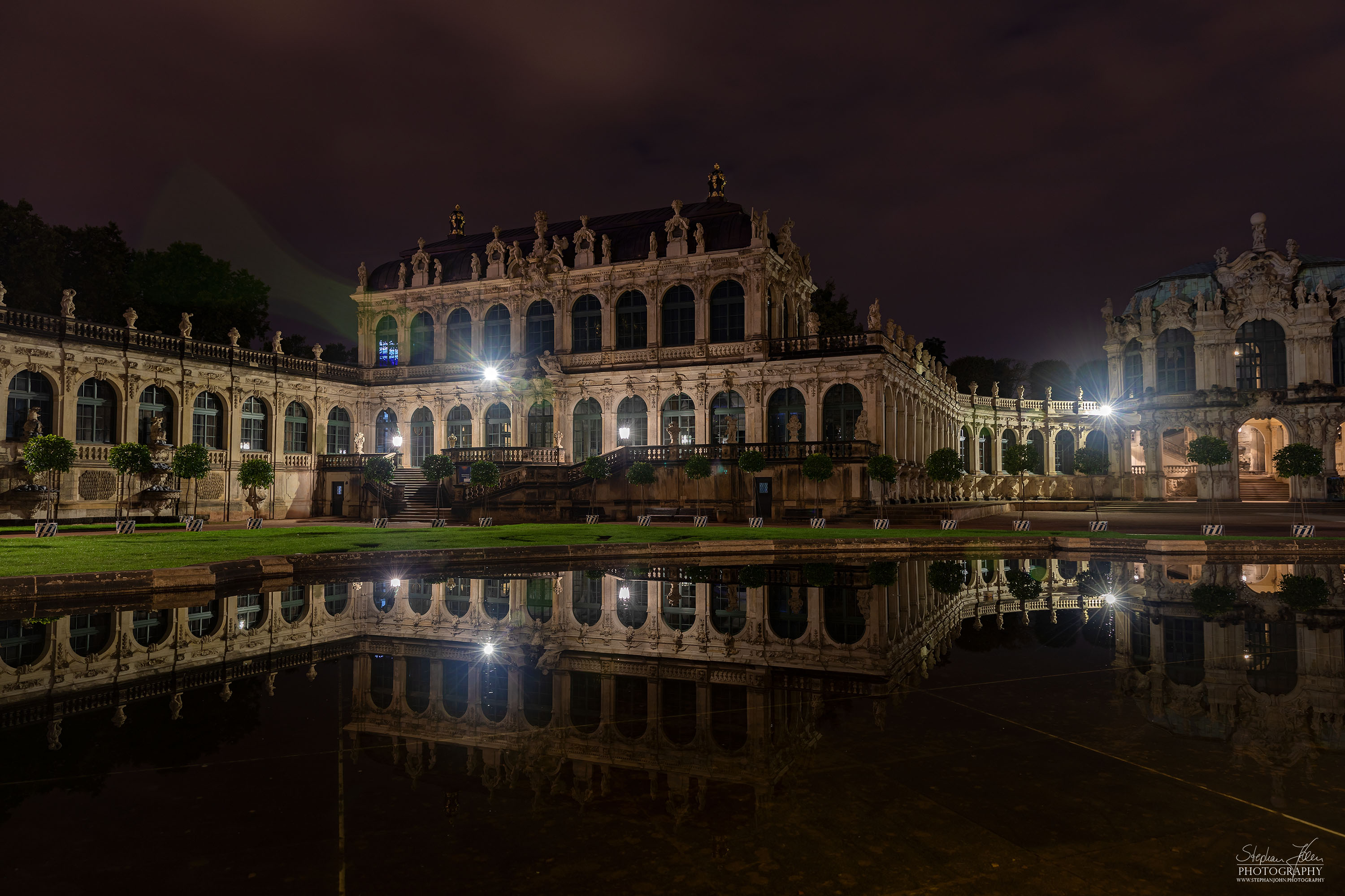 Der Dresdner Zwinger bei Nacht