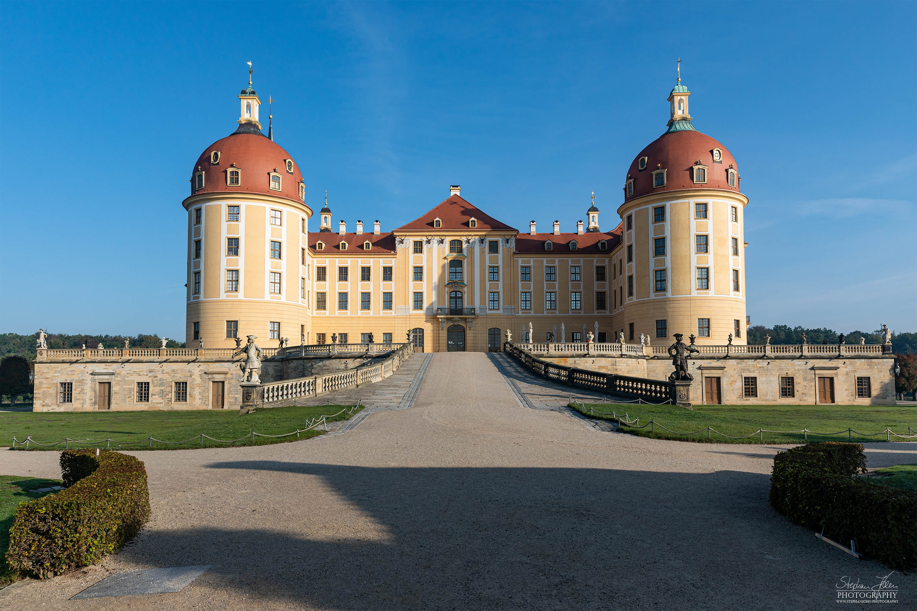 Auffahrt zum Schloss Moritzburg