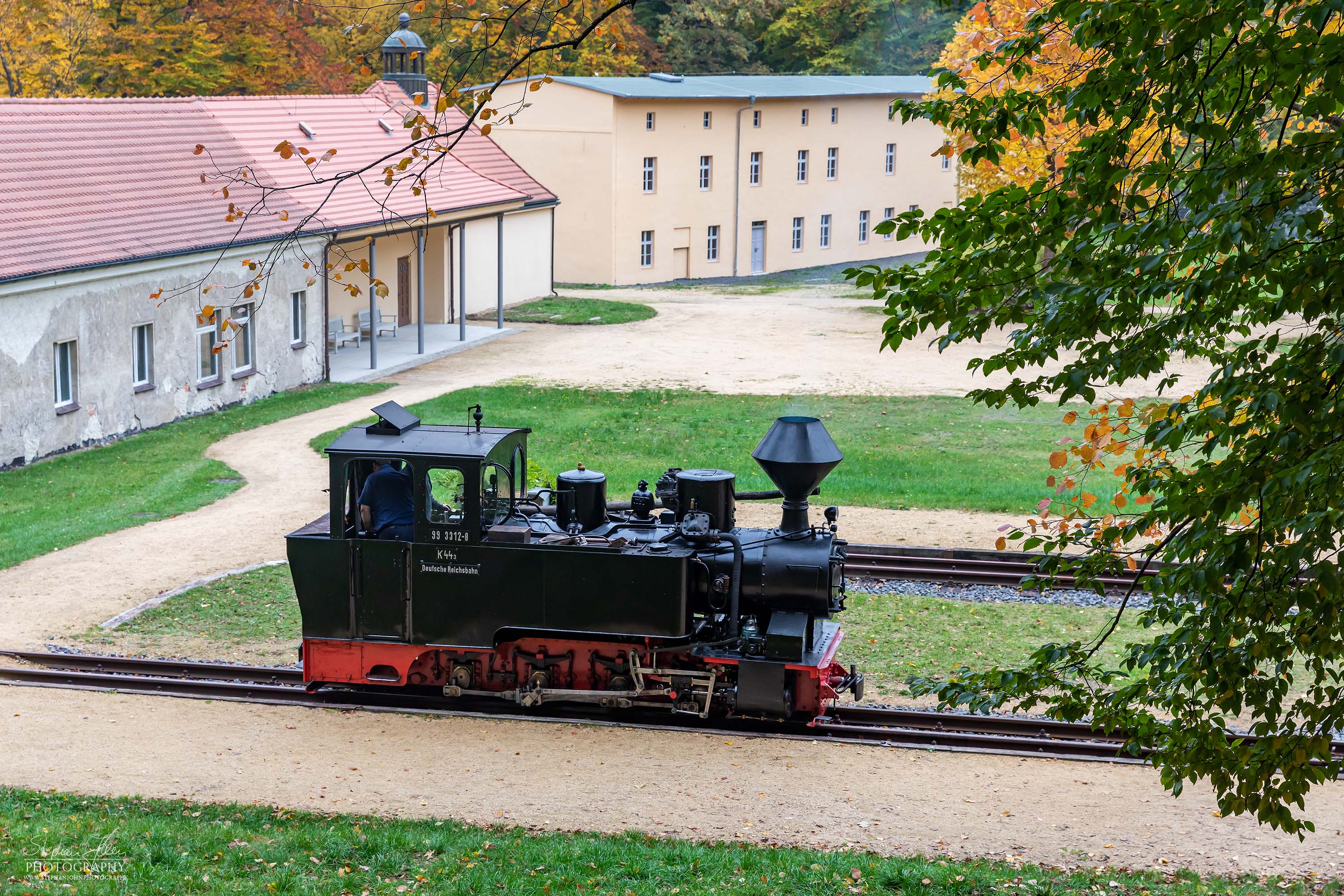 Lok 99 3312-8 DIANA nimmt im Bahnhof von Bad Muskau Wasser