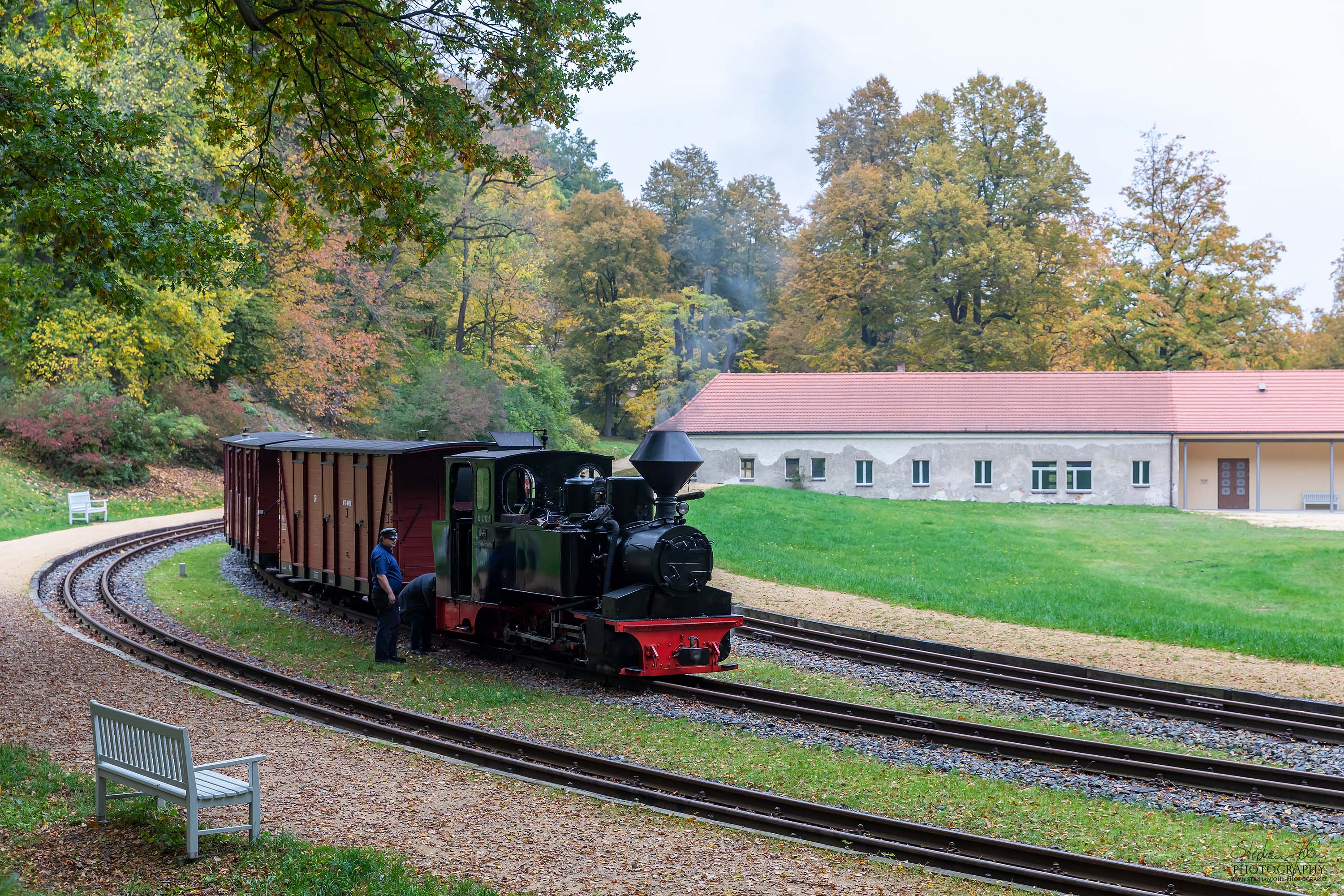 Lok 99 3312-8 DIANA bespannt in Bad Muskau einen GmP nach Weißwasser