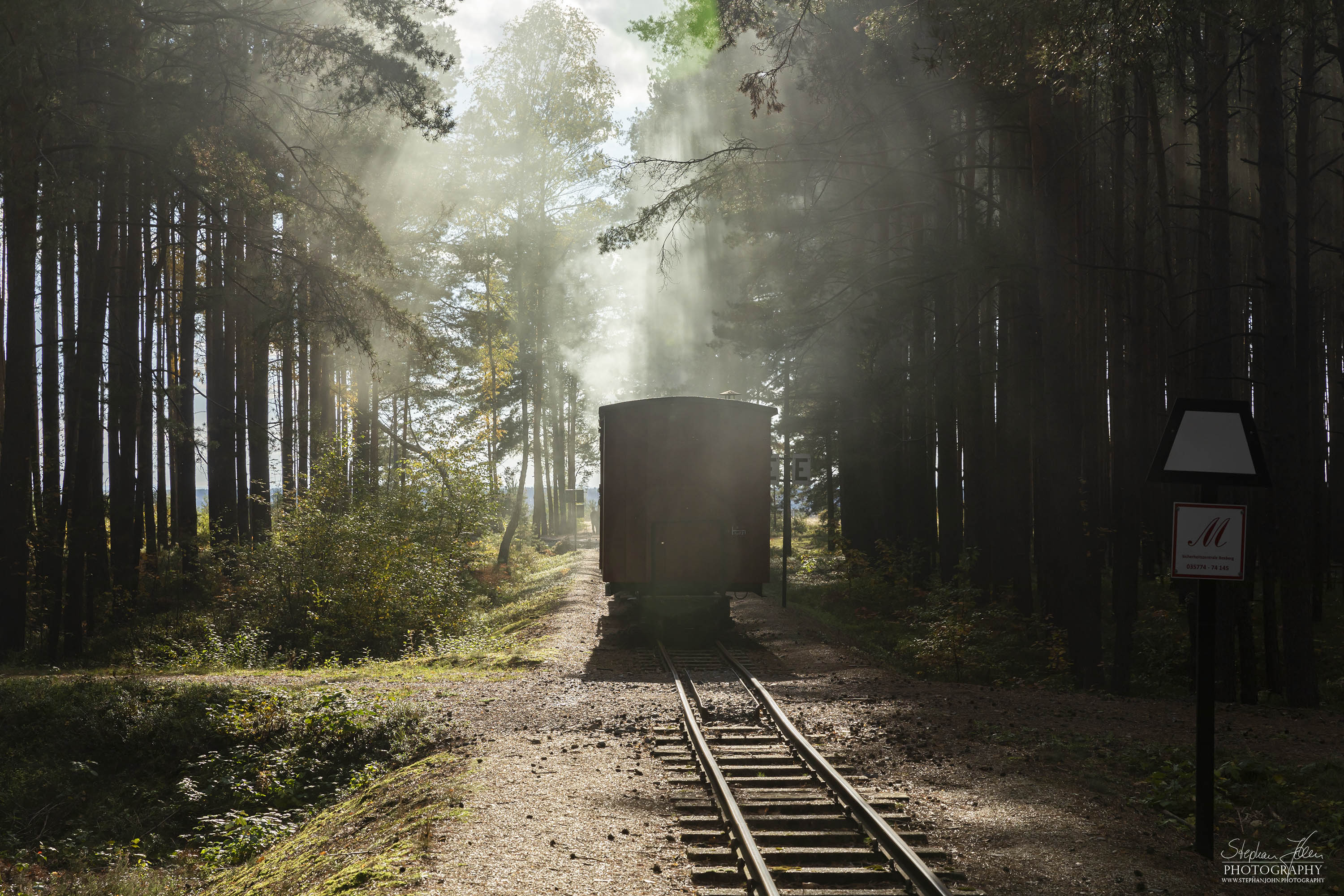 Lok 99 3312 mit einem Güterzug am Abzeig Mühlrose dampft in Richtung Schwerer Berg