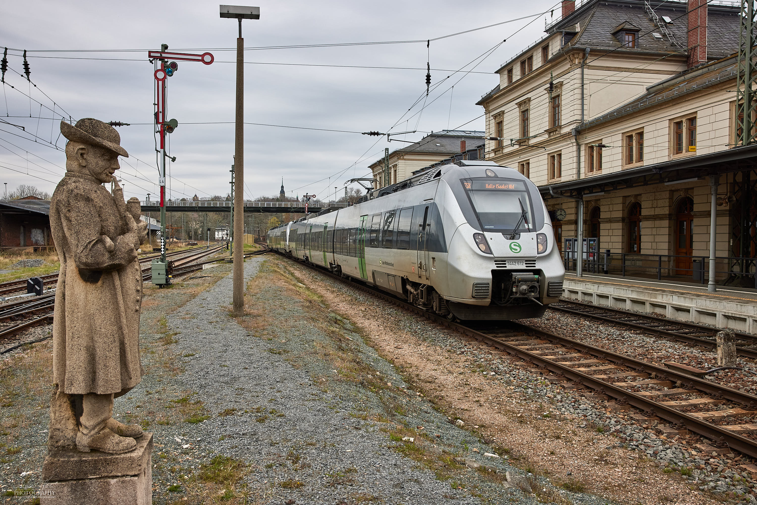 S-Bahn S5x nach Halle(Saale)erreicht den Bahnhof Altenburg(Thür.)