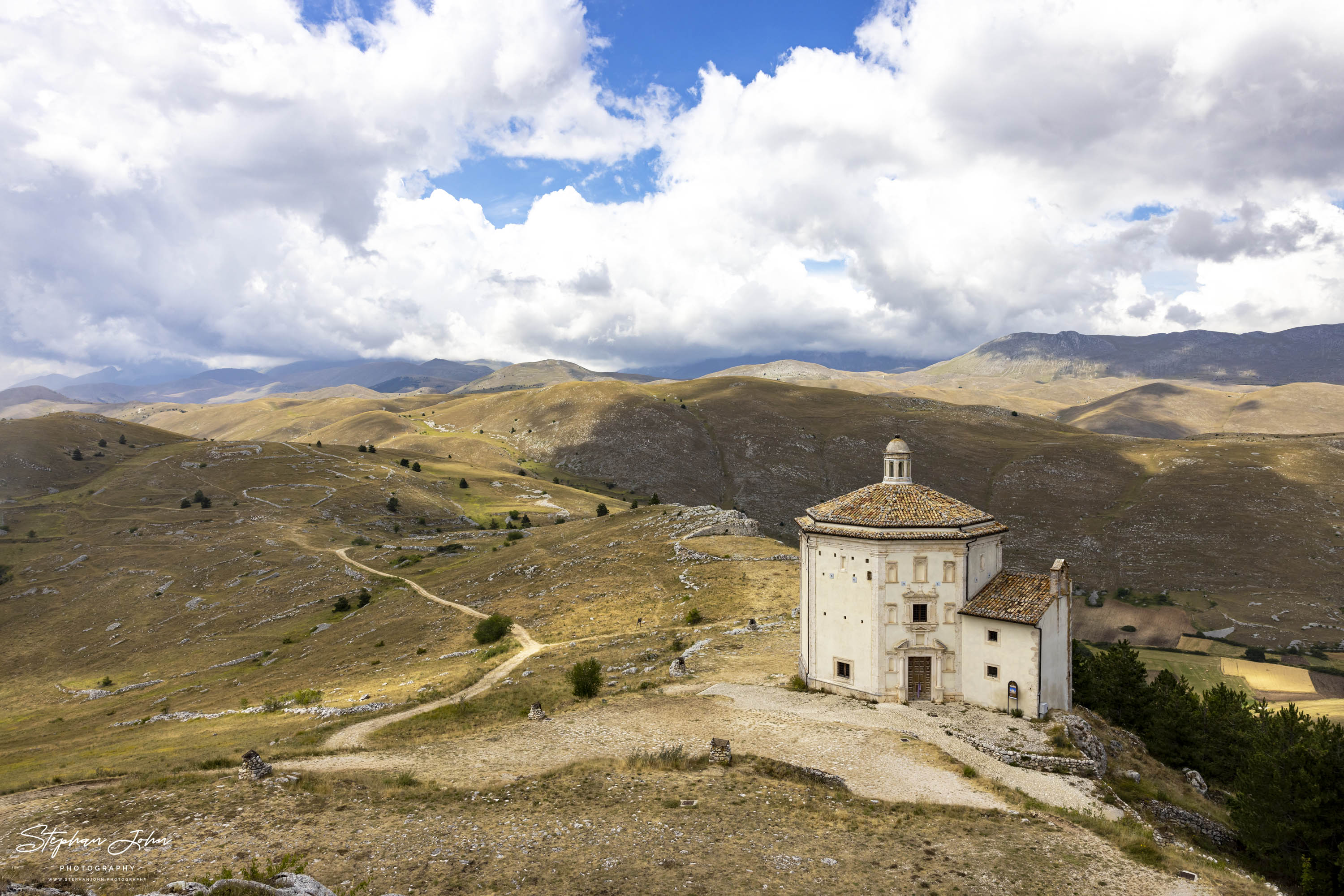 Die Kirche Santa Maria della Pietà bei Calascio