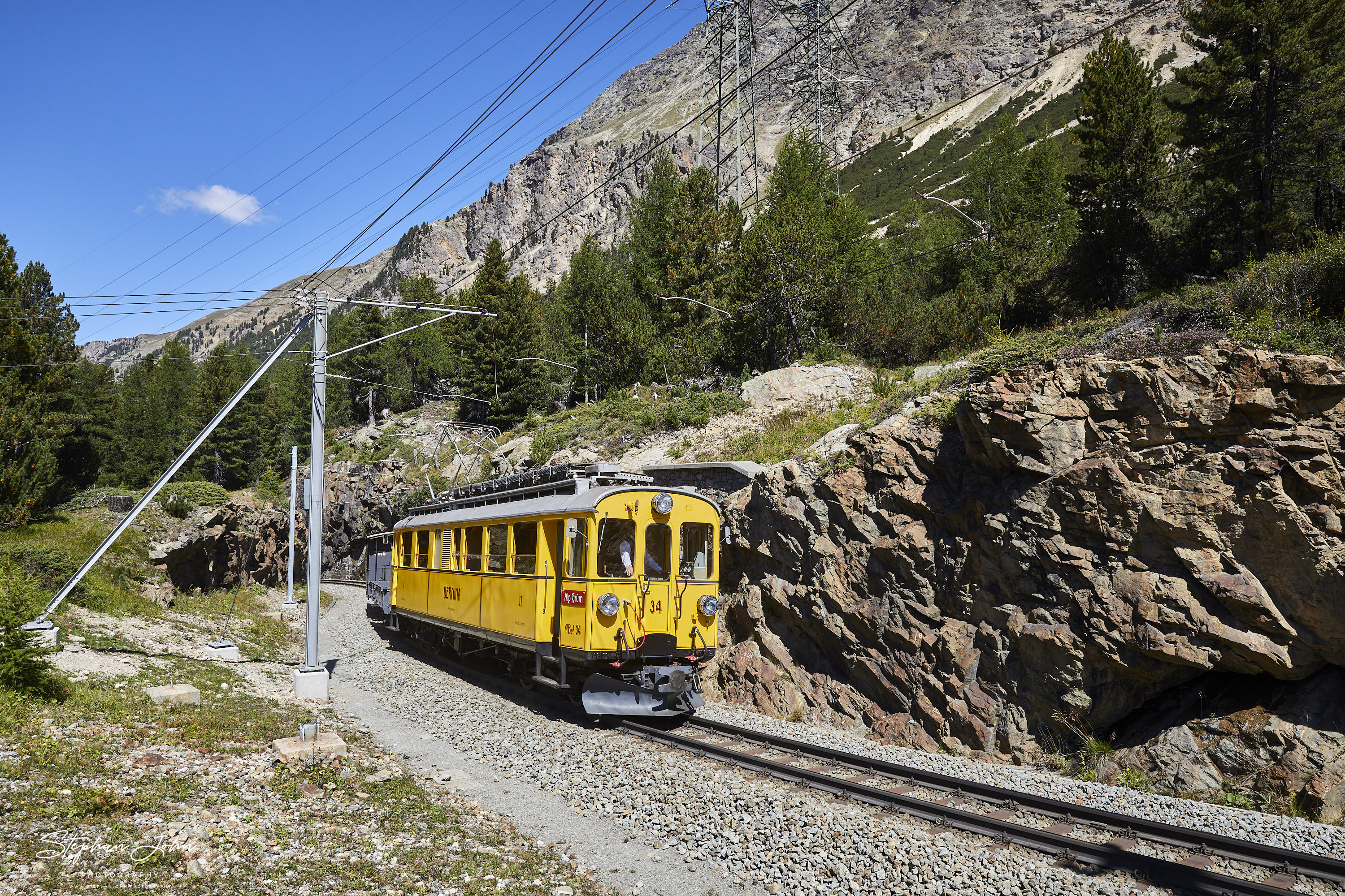 RhB Abe 4/4 nach der Montebello-Kurve