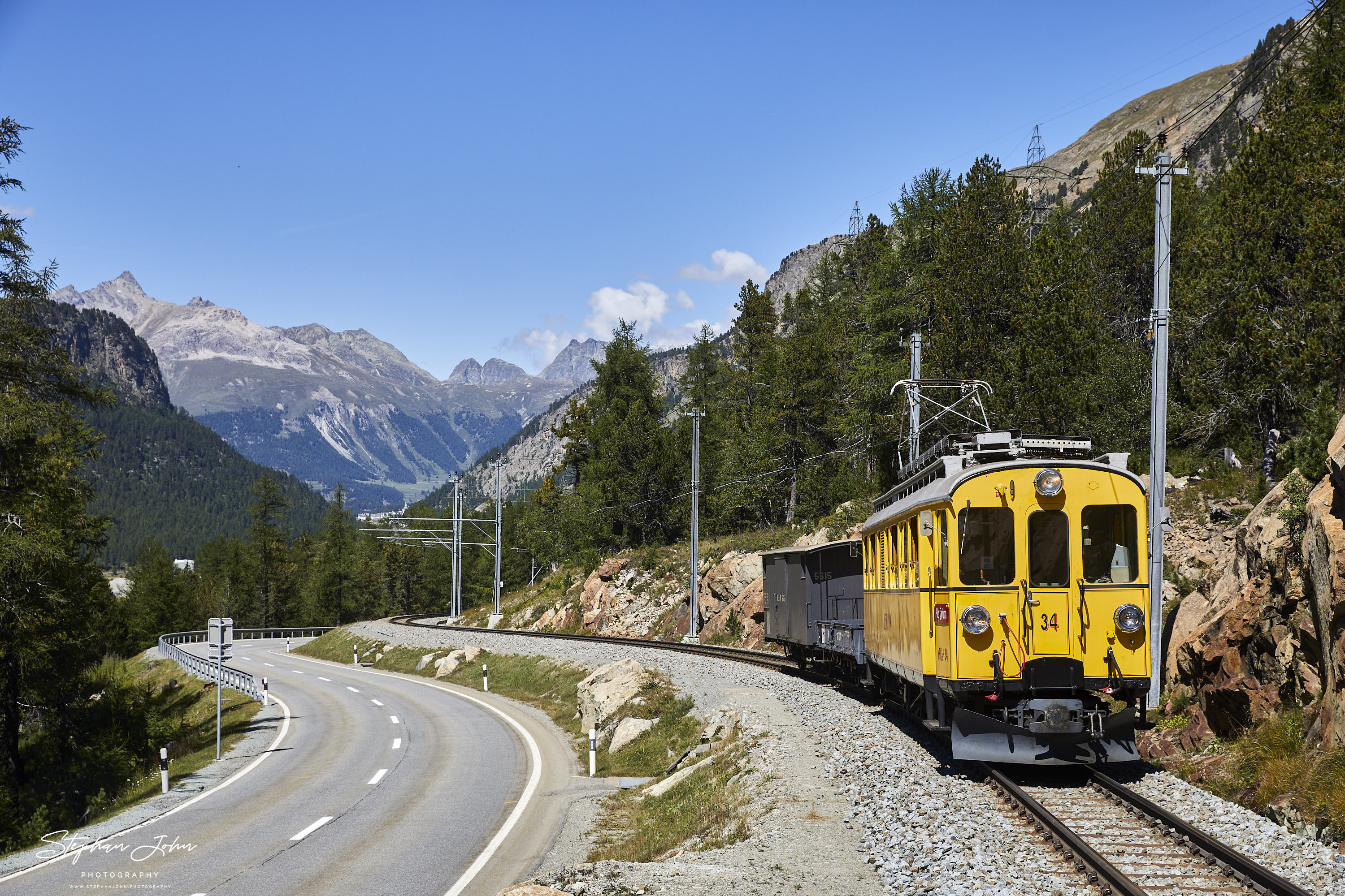 RhB Abe 4/4 nach der Montebello-Kurve