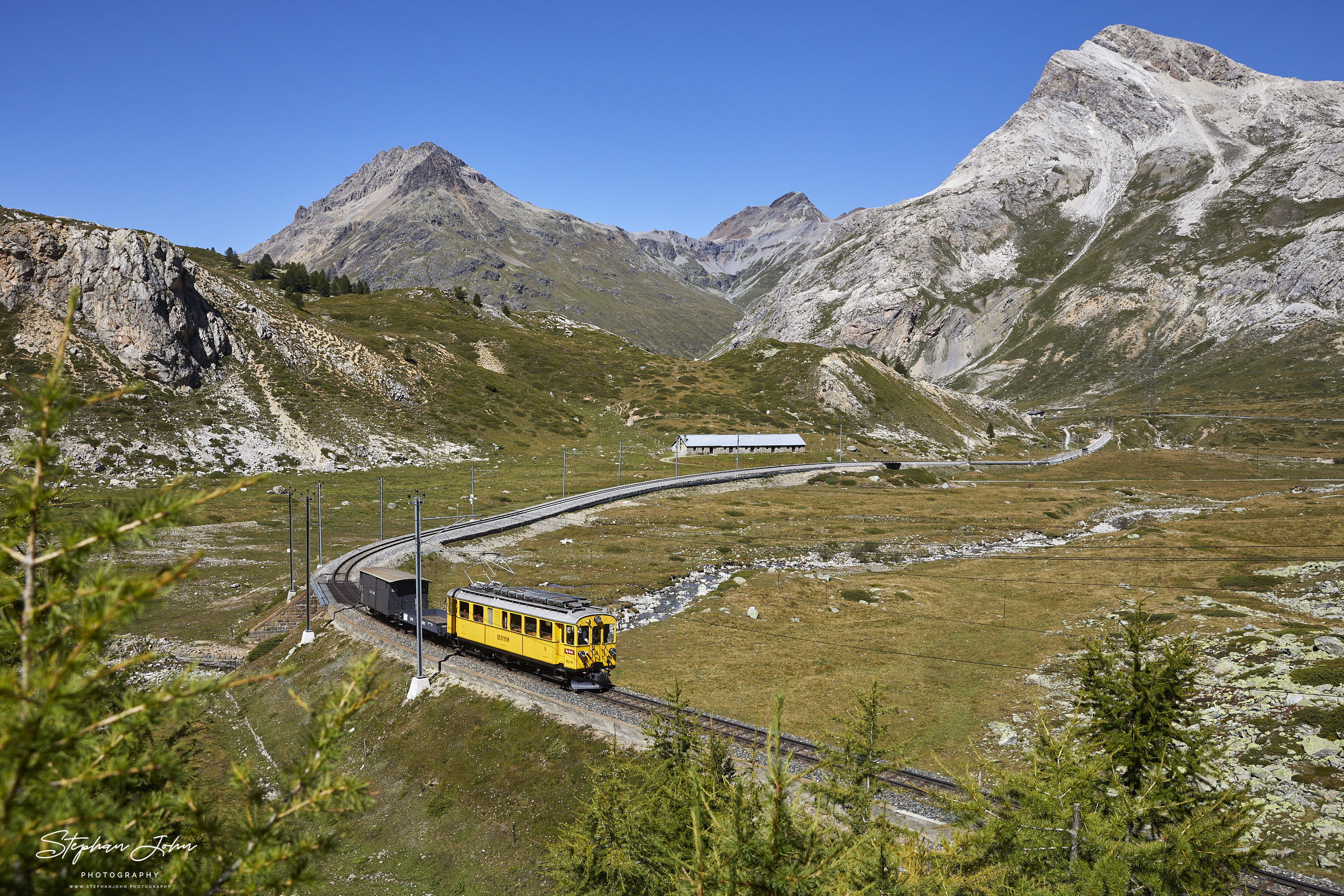 RhB Abe 4/4 auf dem Weg nach Ospizio Bernina