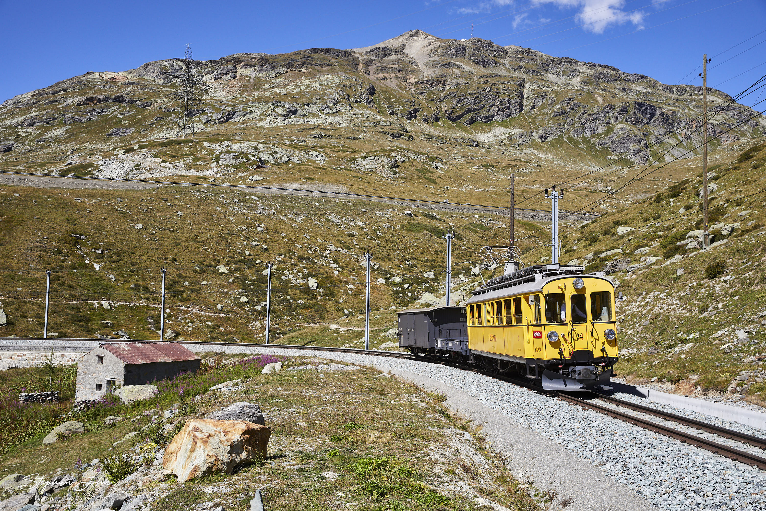 RhB Abe 4/4 vor Ospizio Bernina