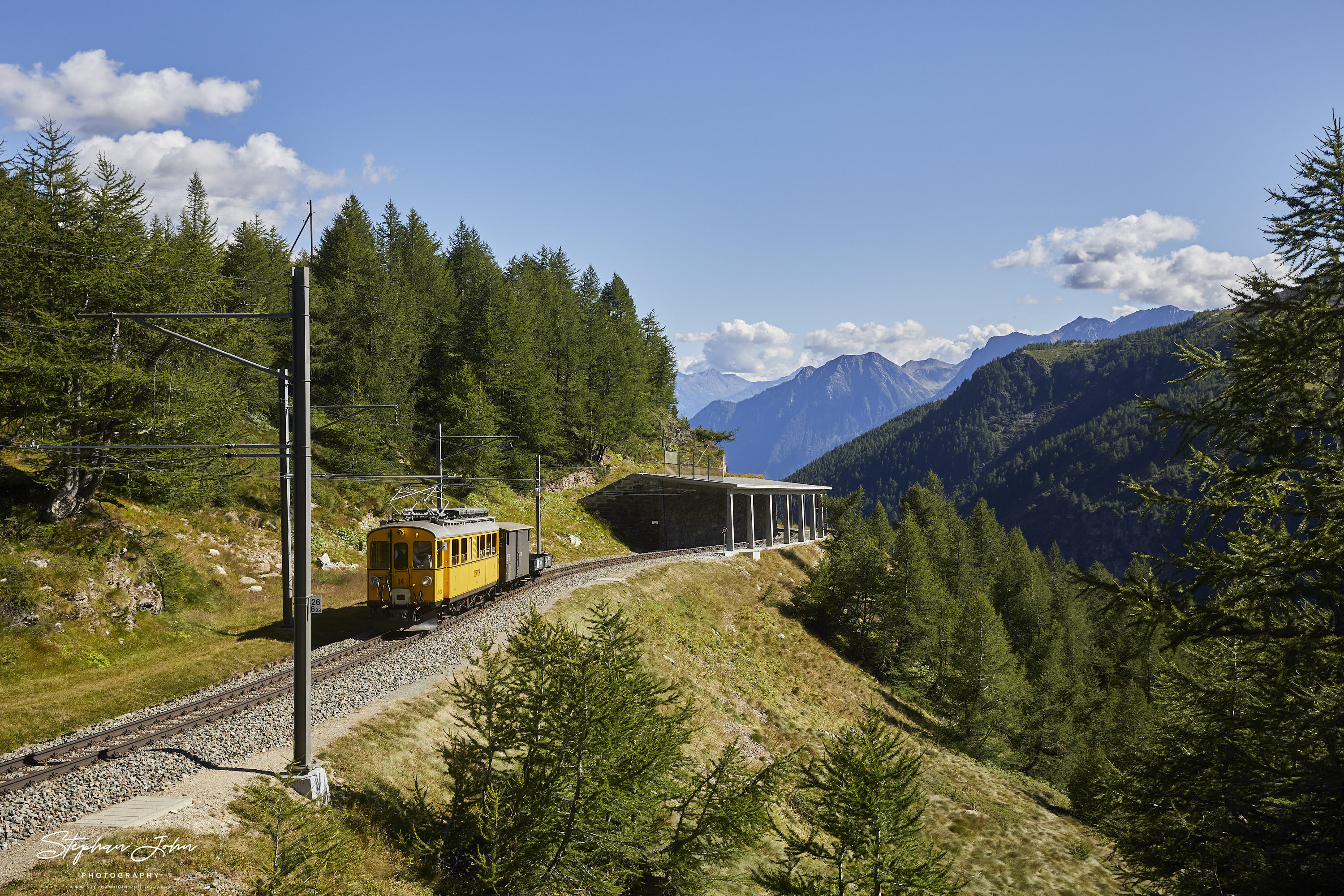 RhB Abe 4/4 am Berninapass nach Alp Grüm