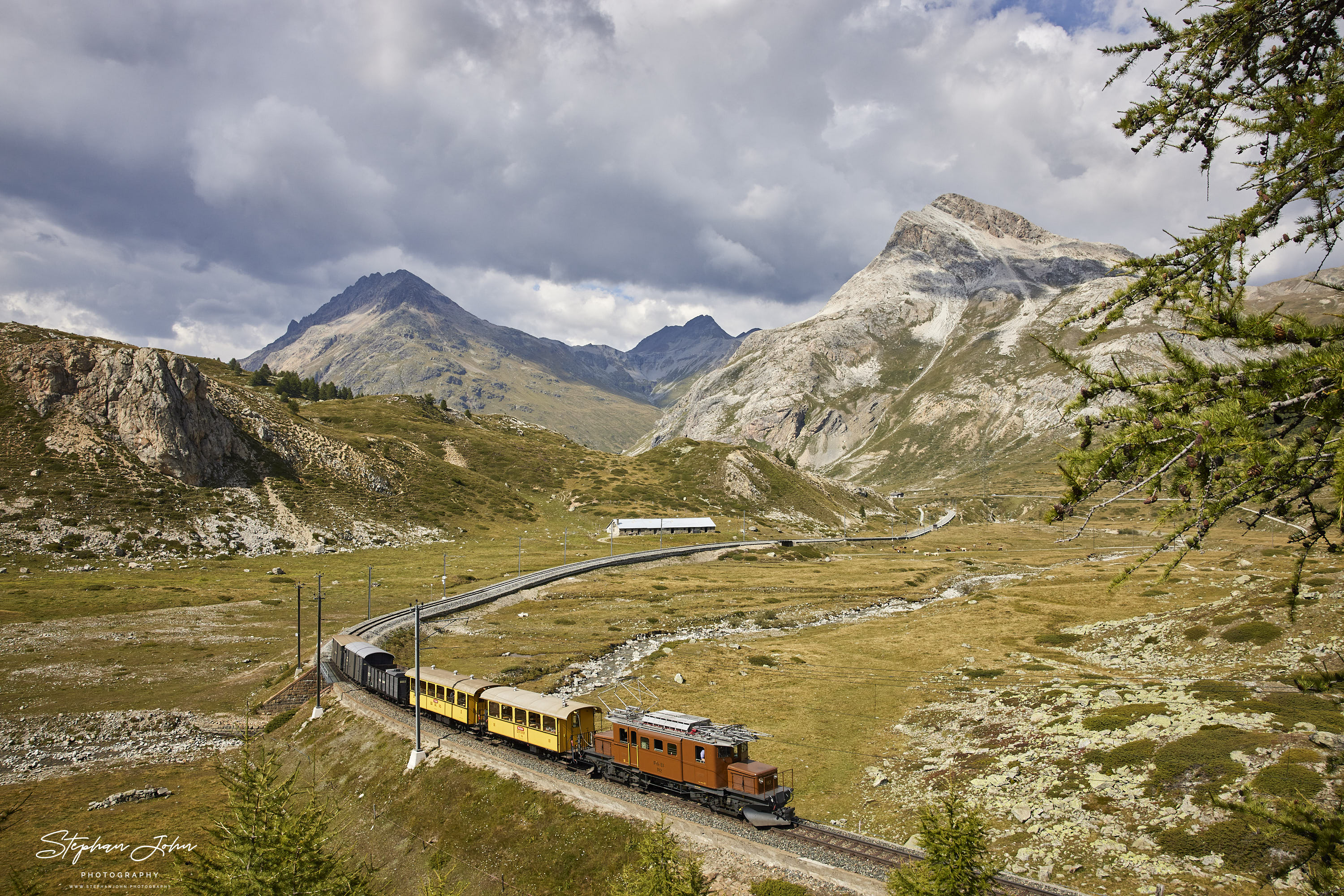 Krokodil Ge4/4 182zwischen Bernina Lagalb und Ospizio Bernina