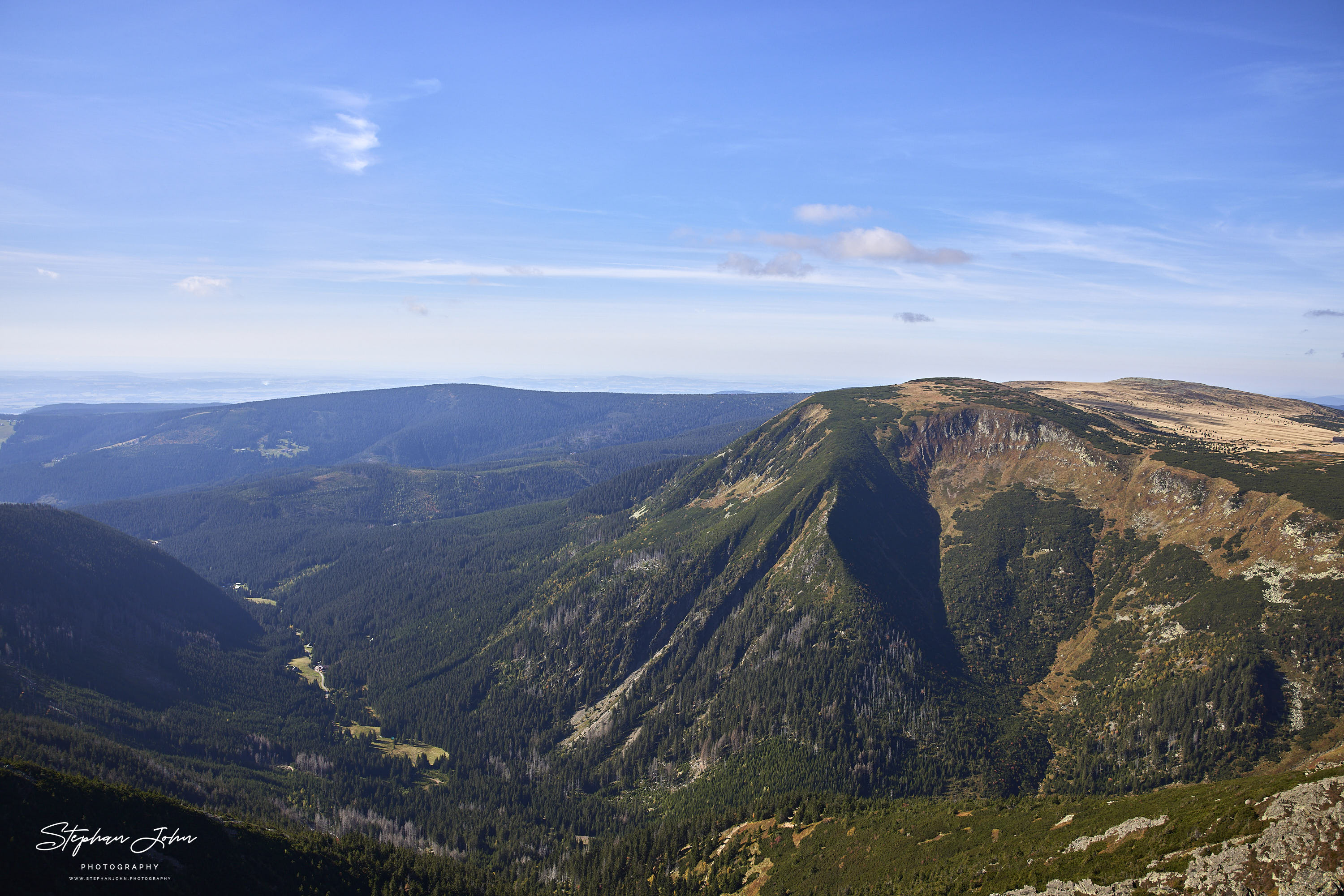 Blick von der Schneekoppe in Richtung Spindlermühle