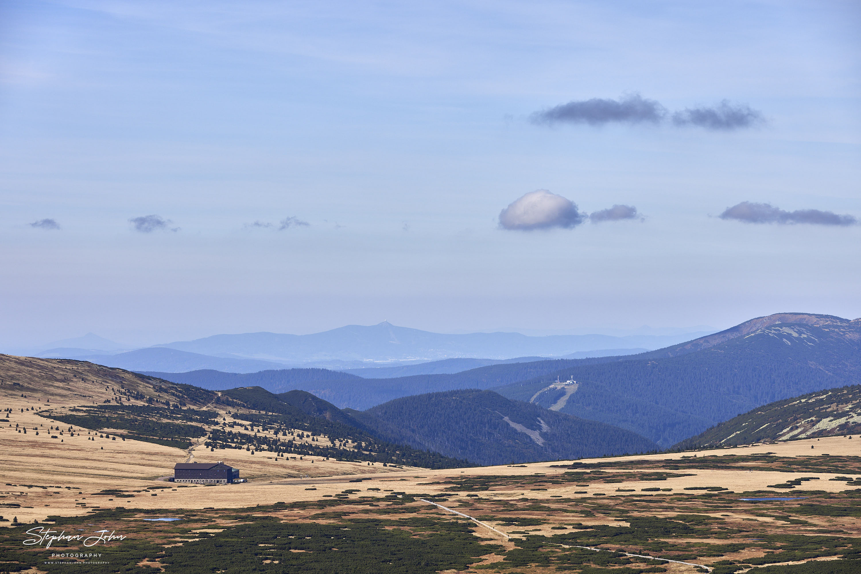 Blick von der Schneekoppe in Richtung Jeschken bei Liberec