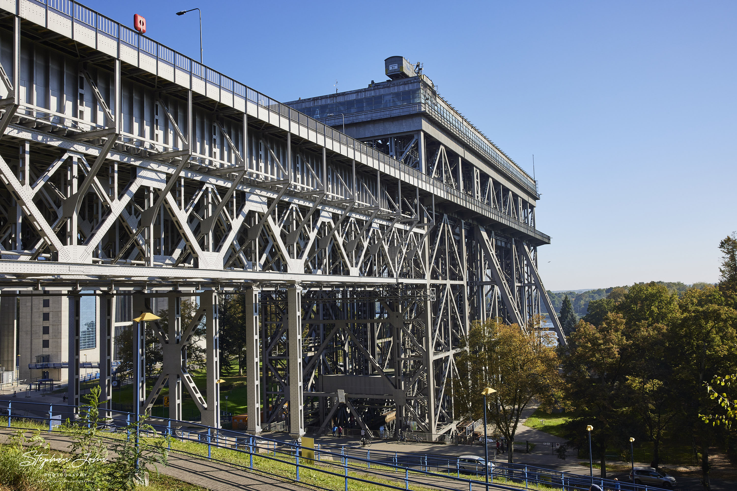 Das alte Schiffshebewerk mit Kanalbrücke