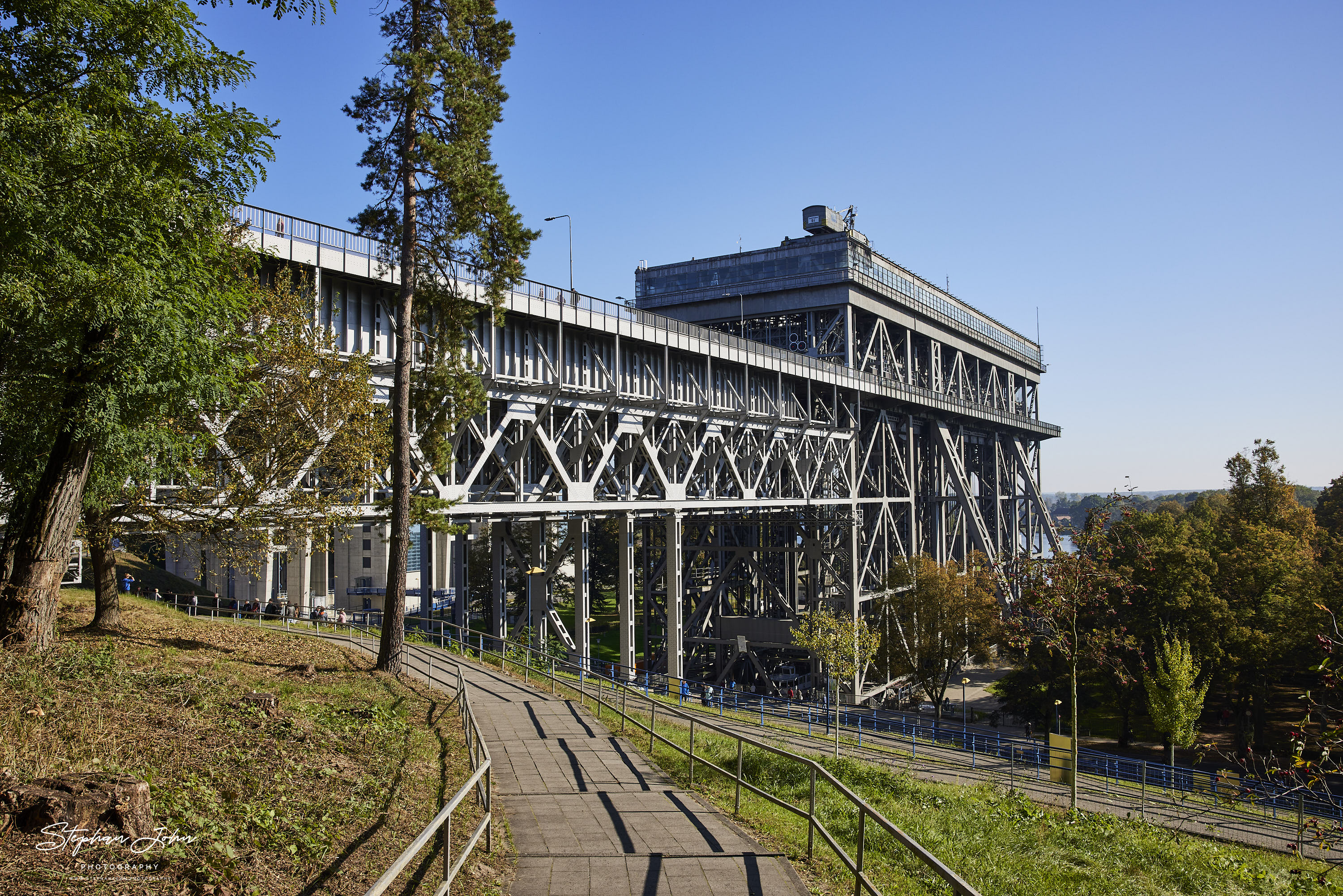 Das alte Schiffshebewerk mit Kanalbrücke