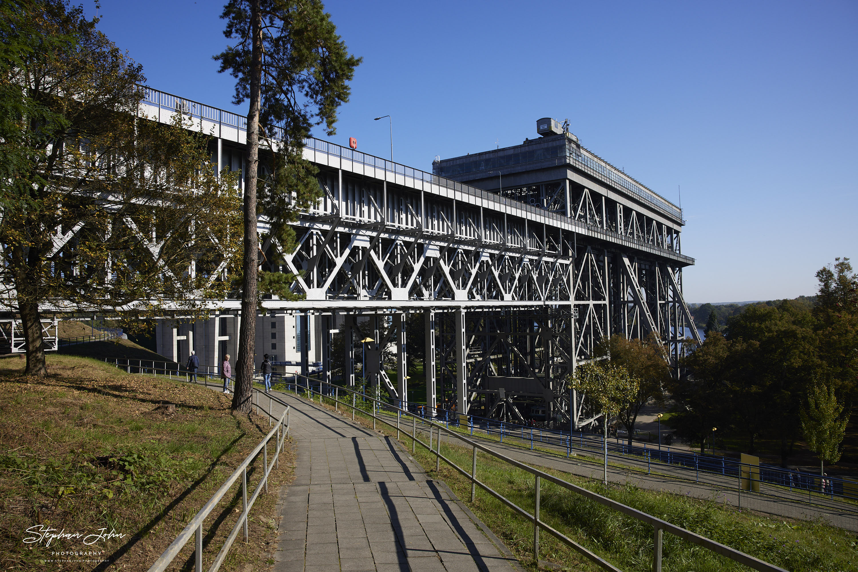 Das alte Schiffshebewerk mit Kanalbrücke